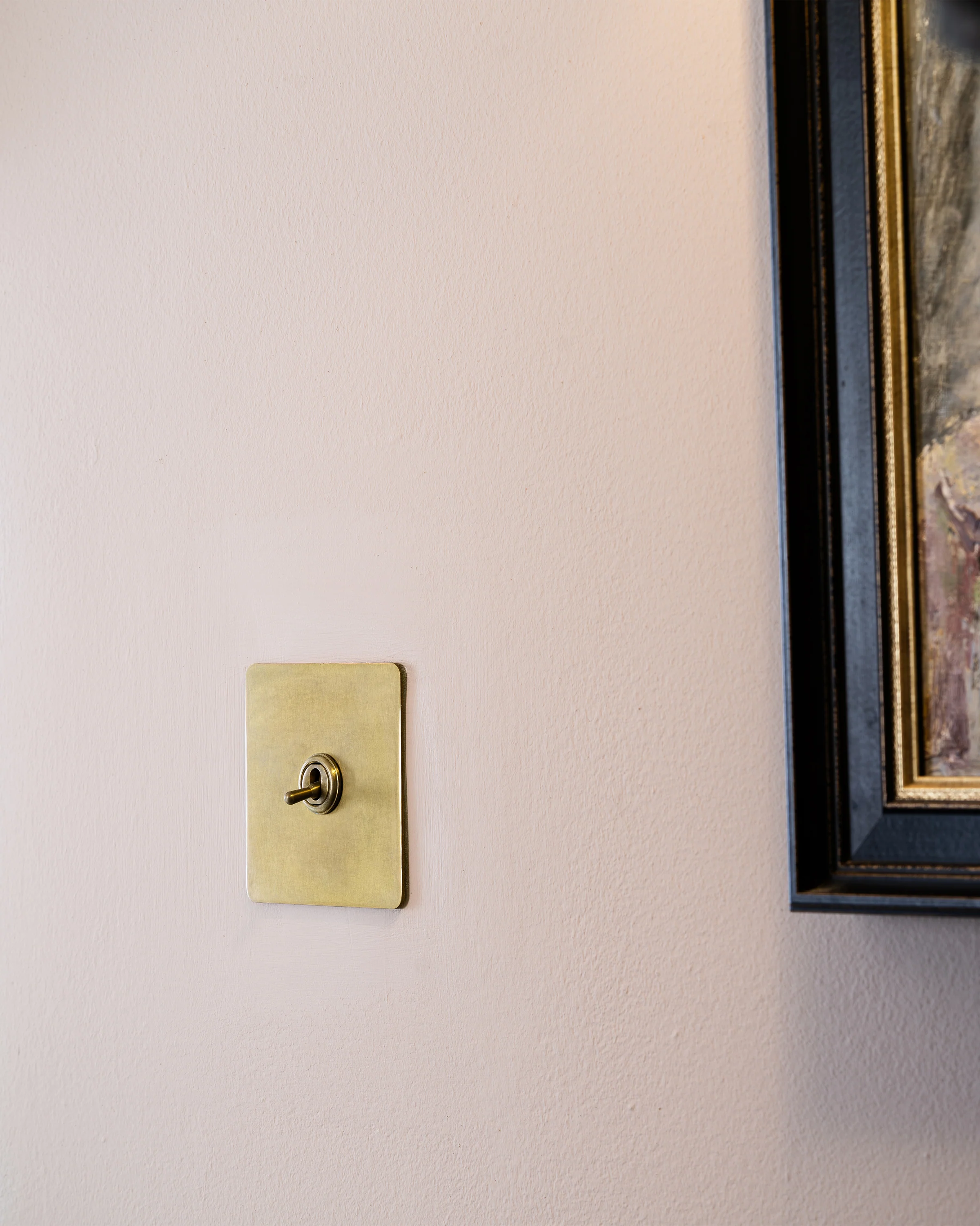 1G Two Way Toggle Switch - Antique Brass - Image 3