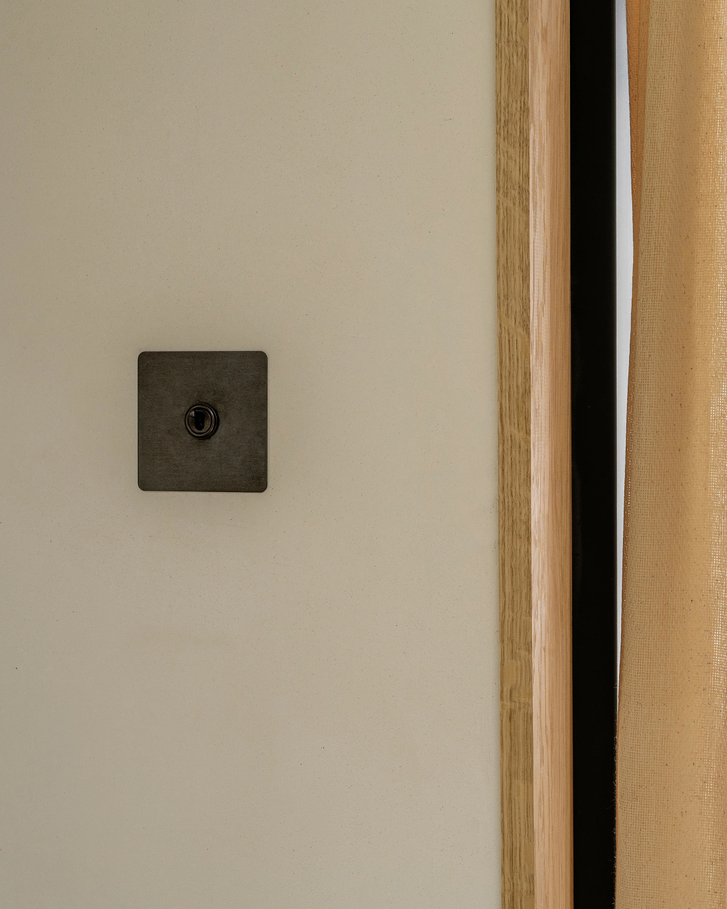 1G Two Way Toggle Switch - Bronze - Image 5