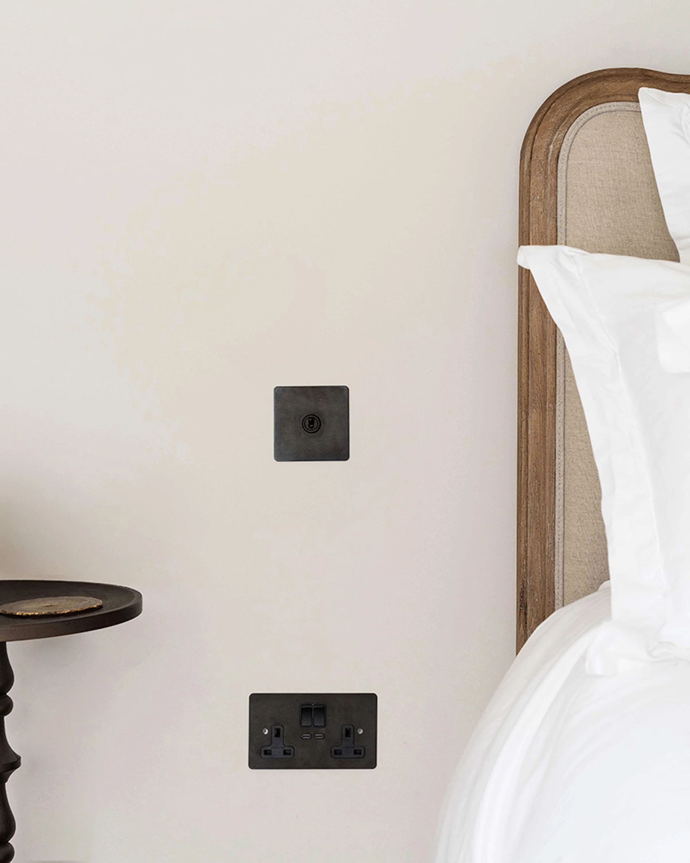 1G Two Way Toggle Switch - Bronze - Image 7