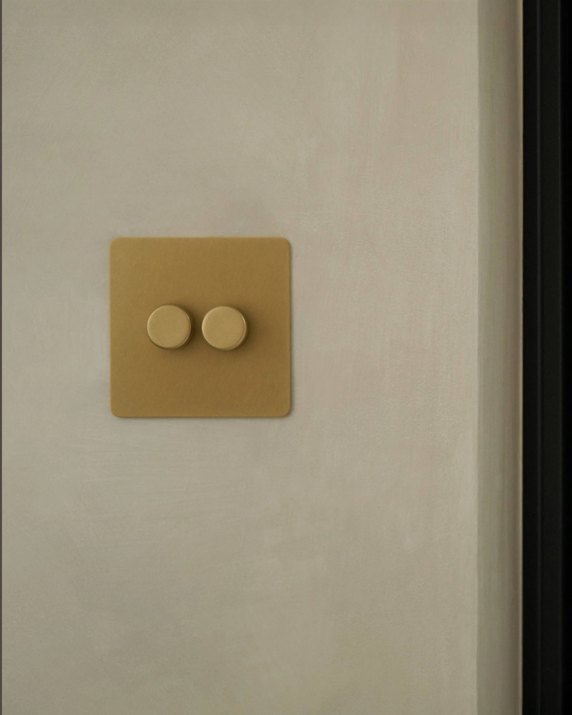 2G Two Way Dimmer Switch - Antique Brass - Image 4