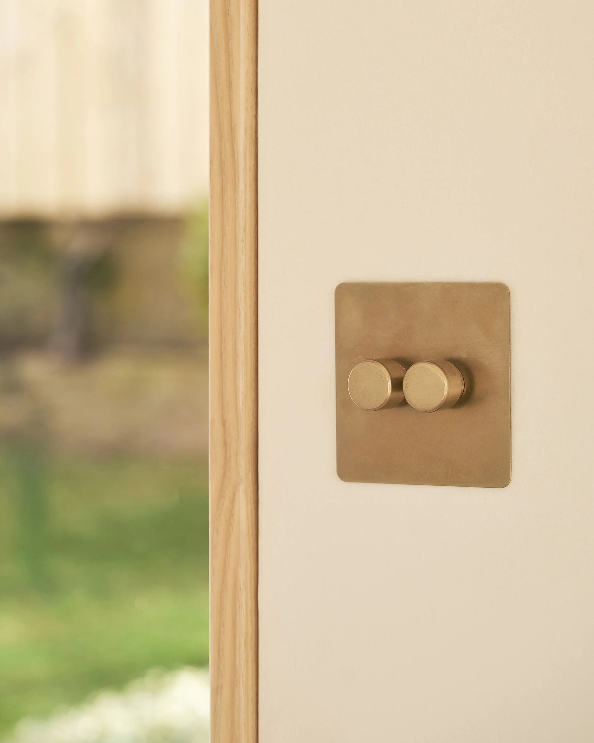 2G Two Way Dimmer Switch - Antique Brass - Image 7