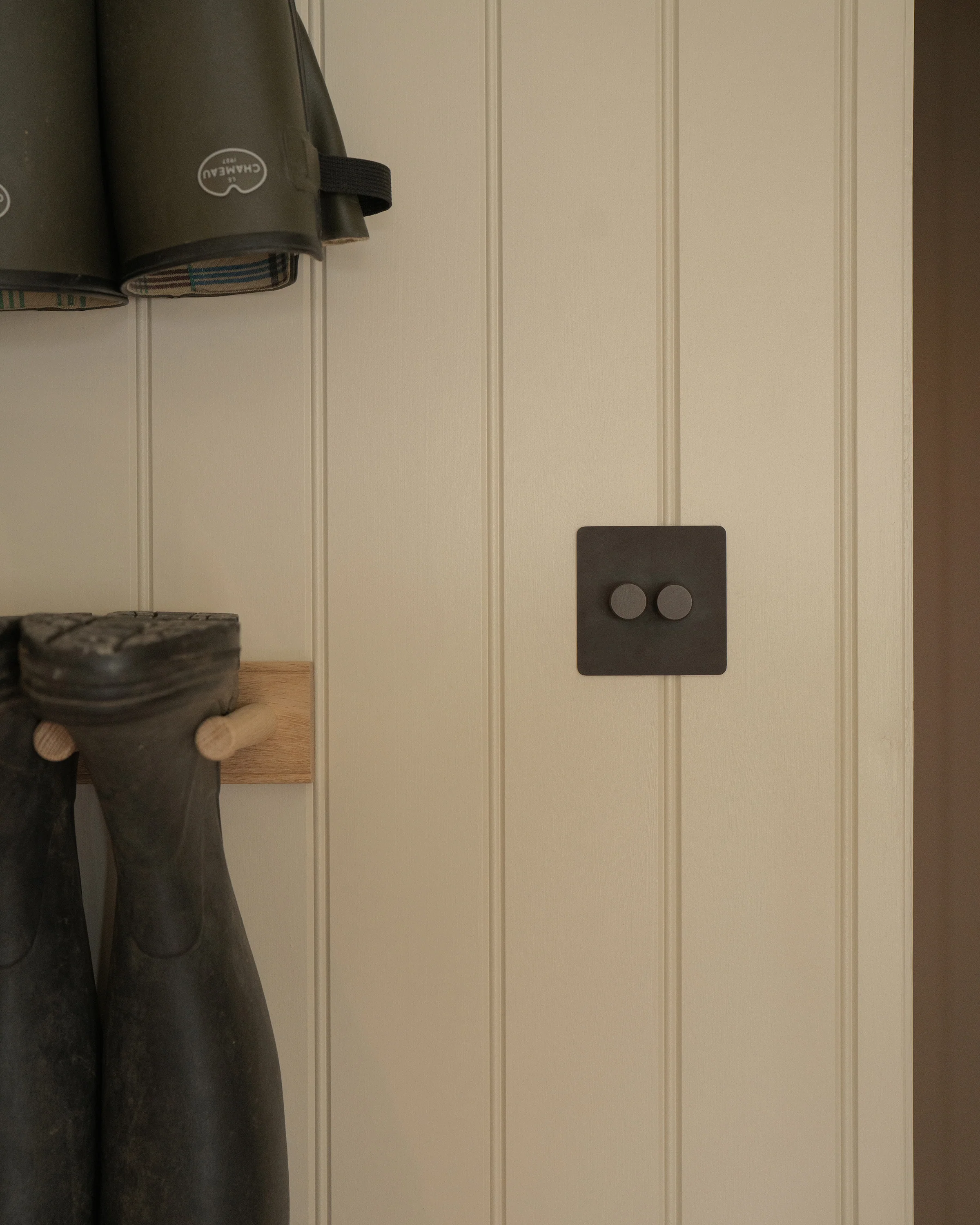 2G Two Way Dimmer Switch - Bronze - Image 4