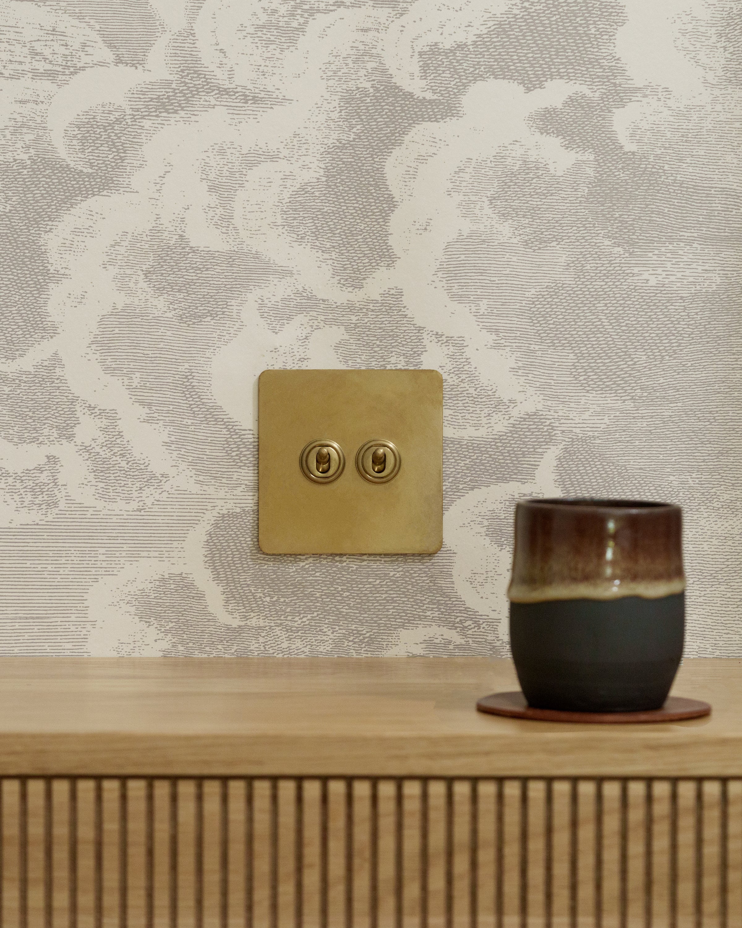 2G Two Way Toggle Switch - Antique Brass - Image 7