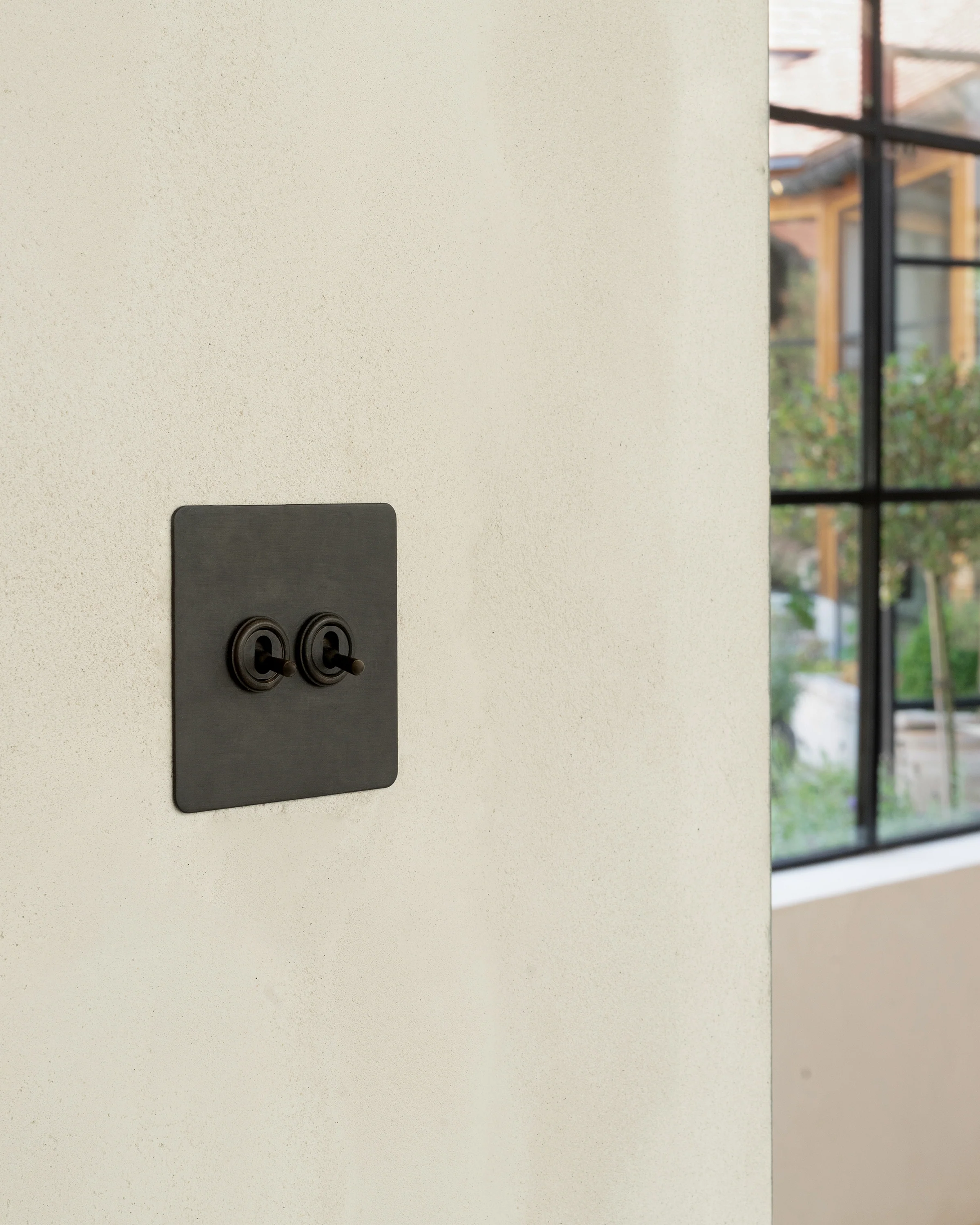 2G Two Way Toggle Switch - Bronze - Image 4