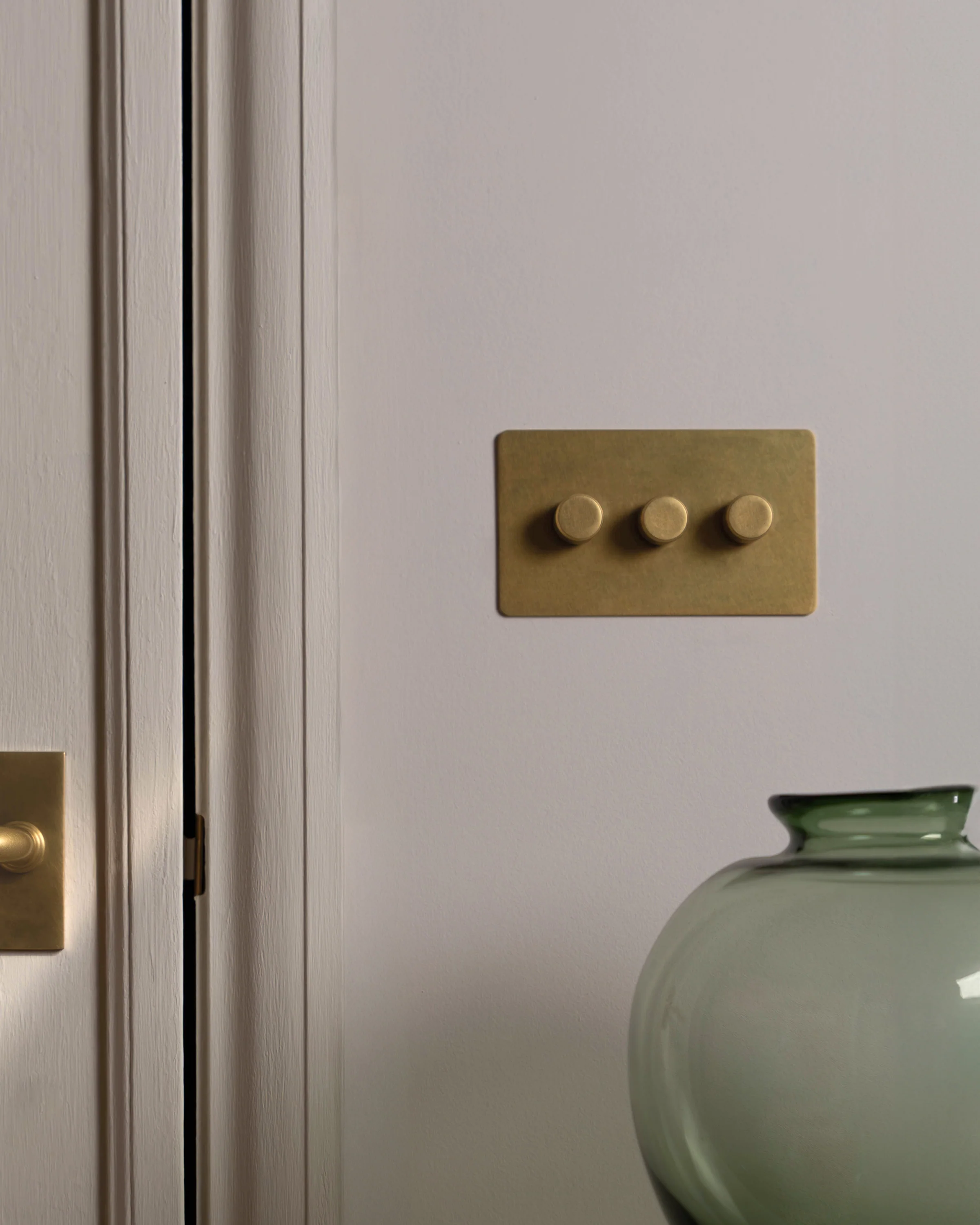 3G Two Way Dimmer Switch - Antique Brass - Image 3