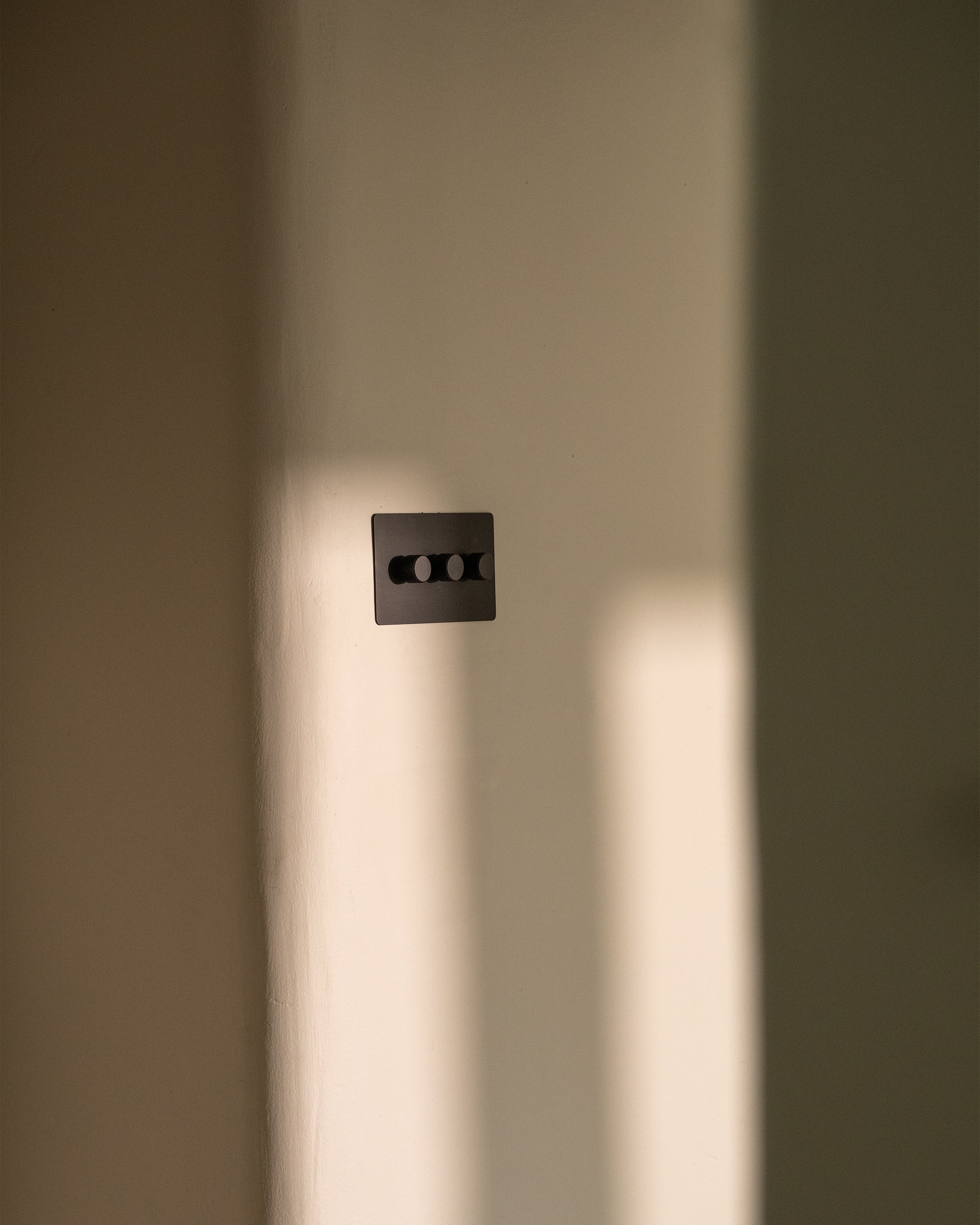 3G Two Way Dimmer Switch - Bronze - Image 2