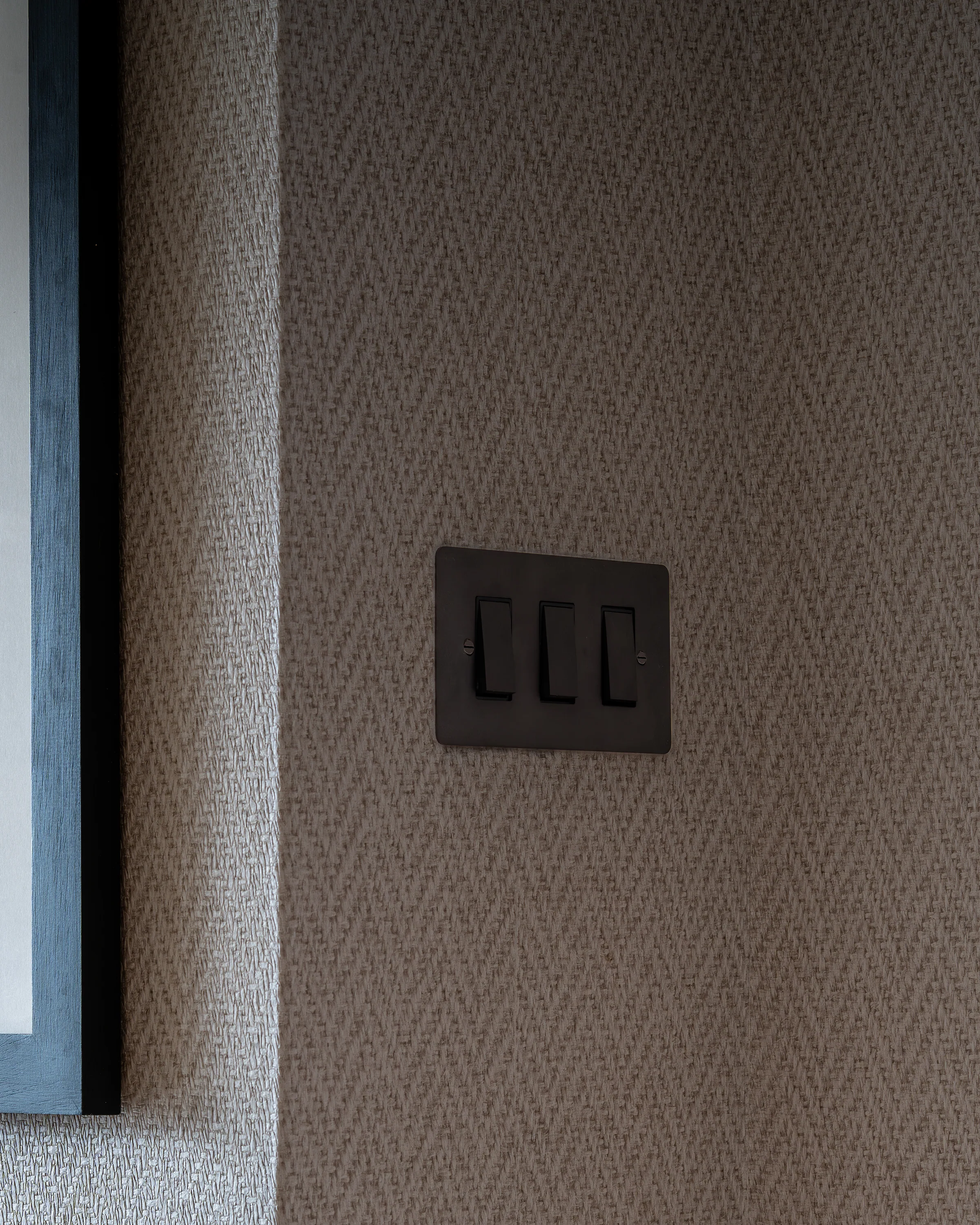 3G Two Way Rocker Switch - Bronze | Black - Image 3