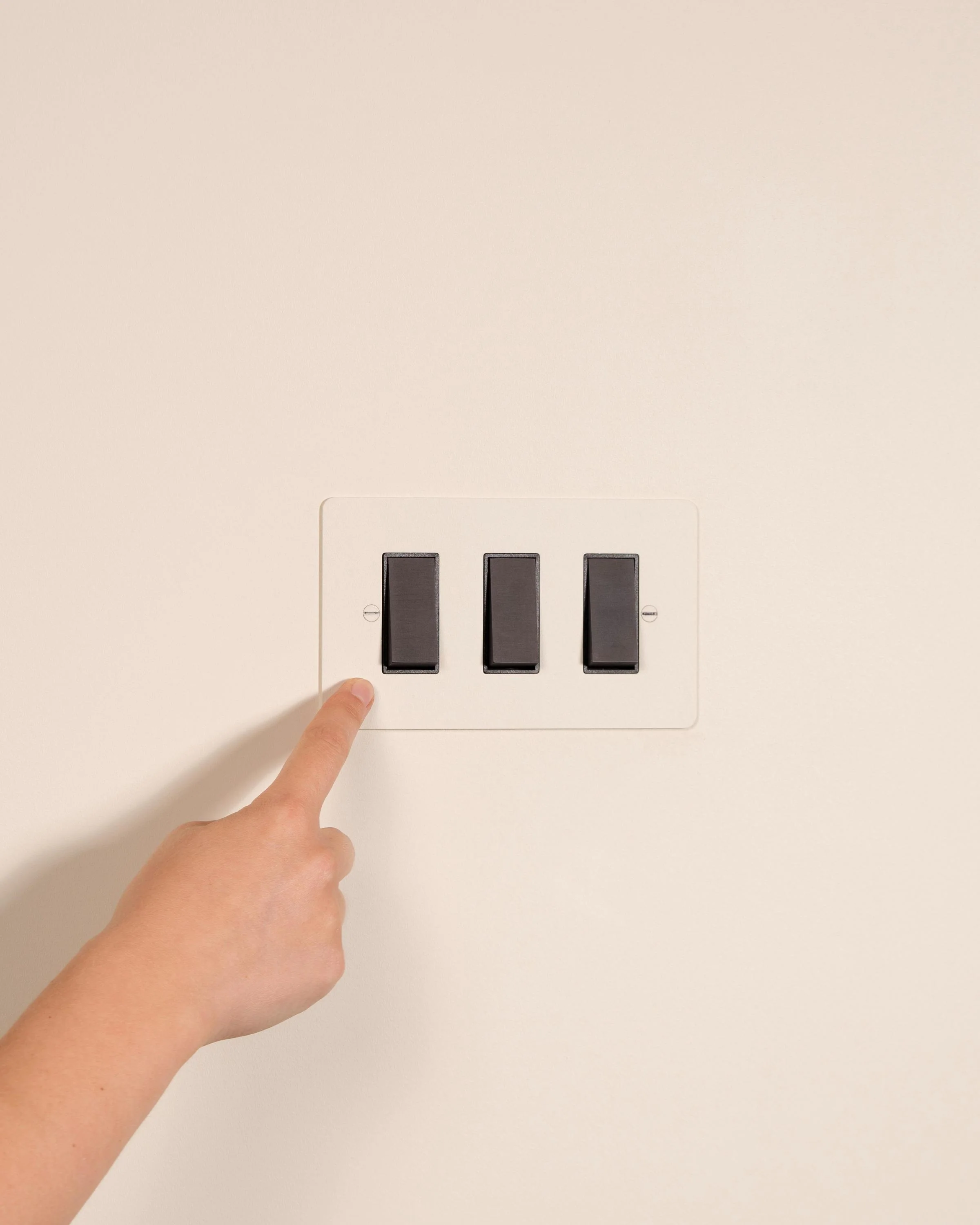 3G Two Way Rocker Switch - Paintable Bronze | Black - Image 3