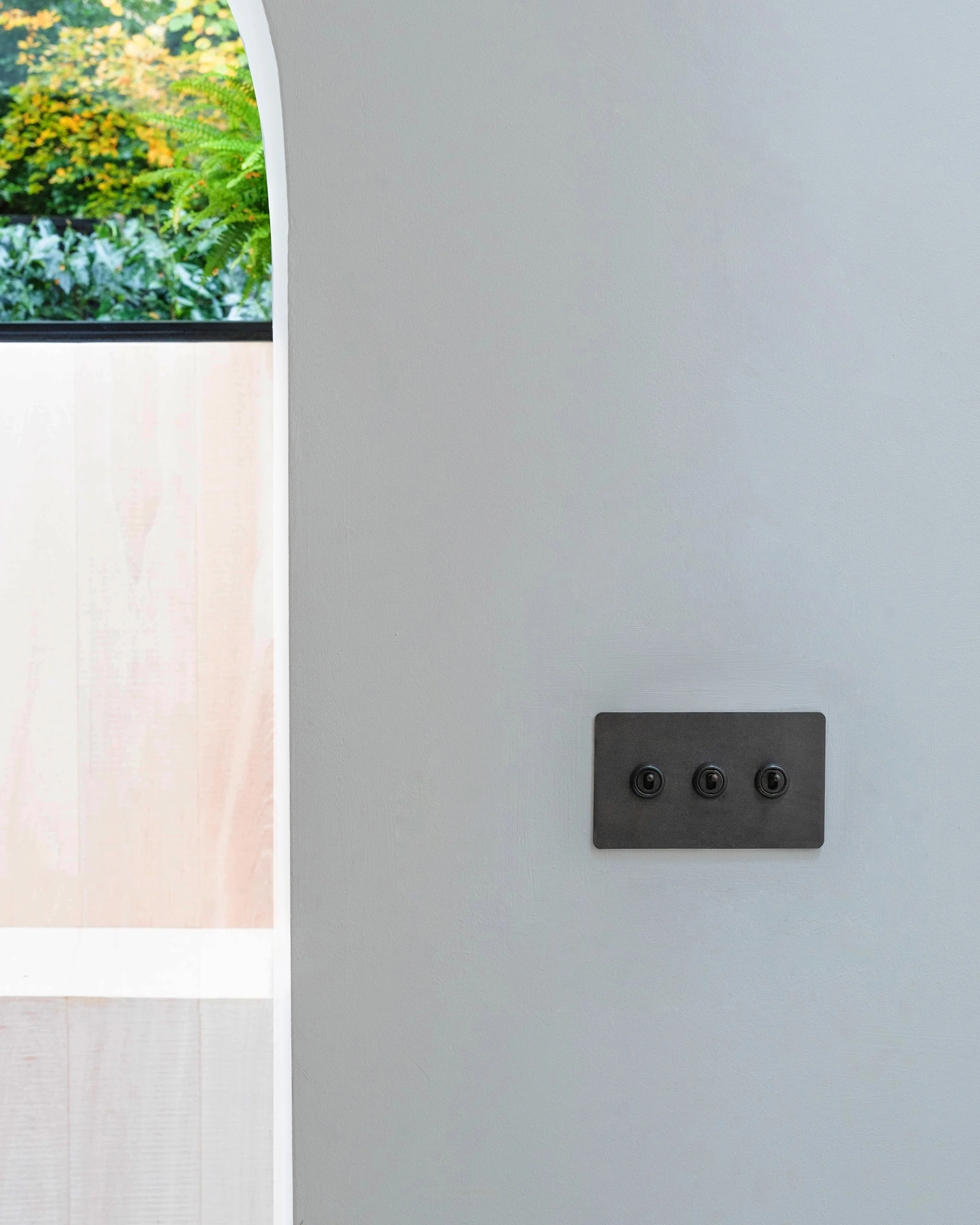 3G Two Way Toggle Switch - Bronze - Image 5