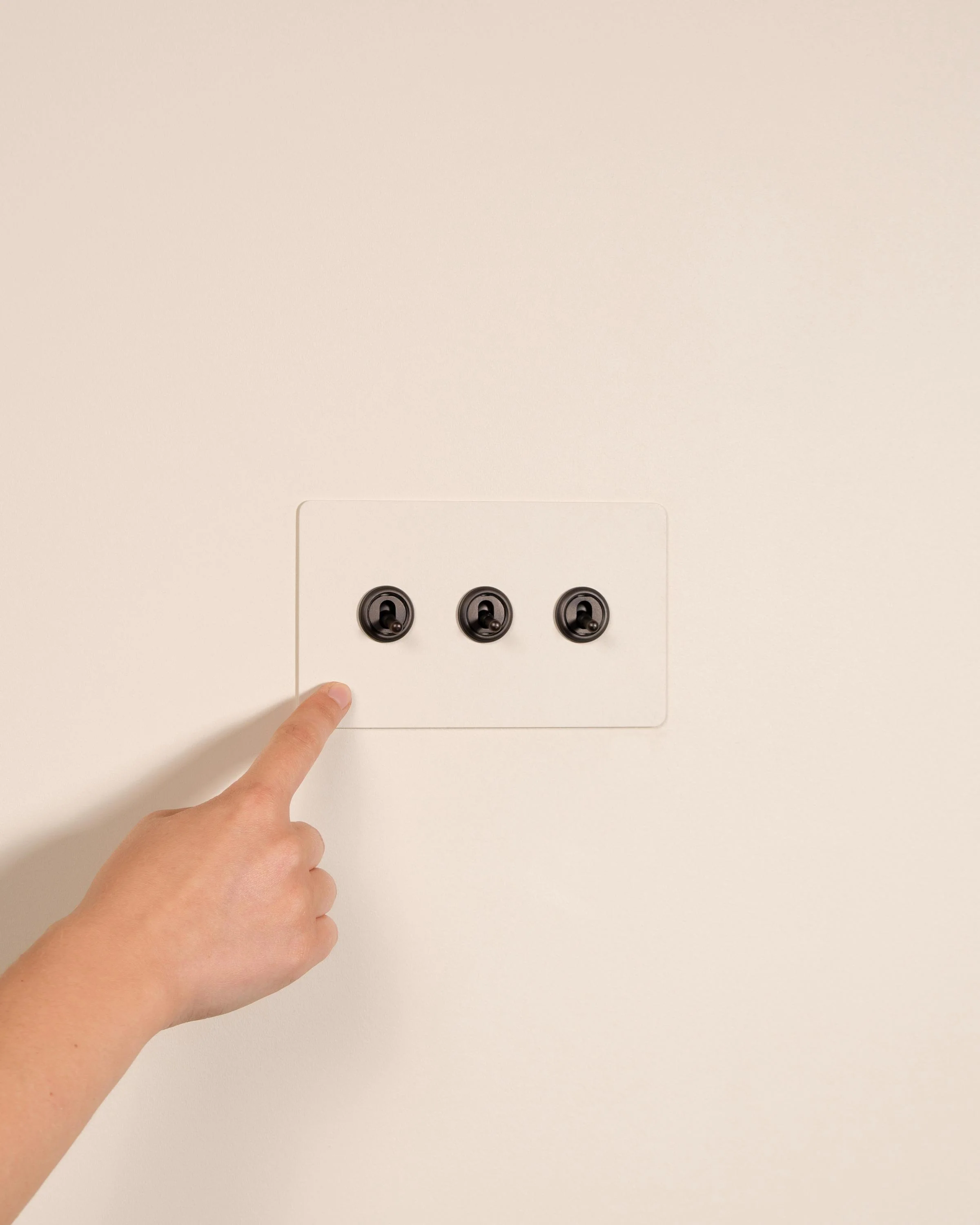 3G Two Way Toggle Switch - Paintable Bronze - Image 3
