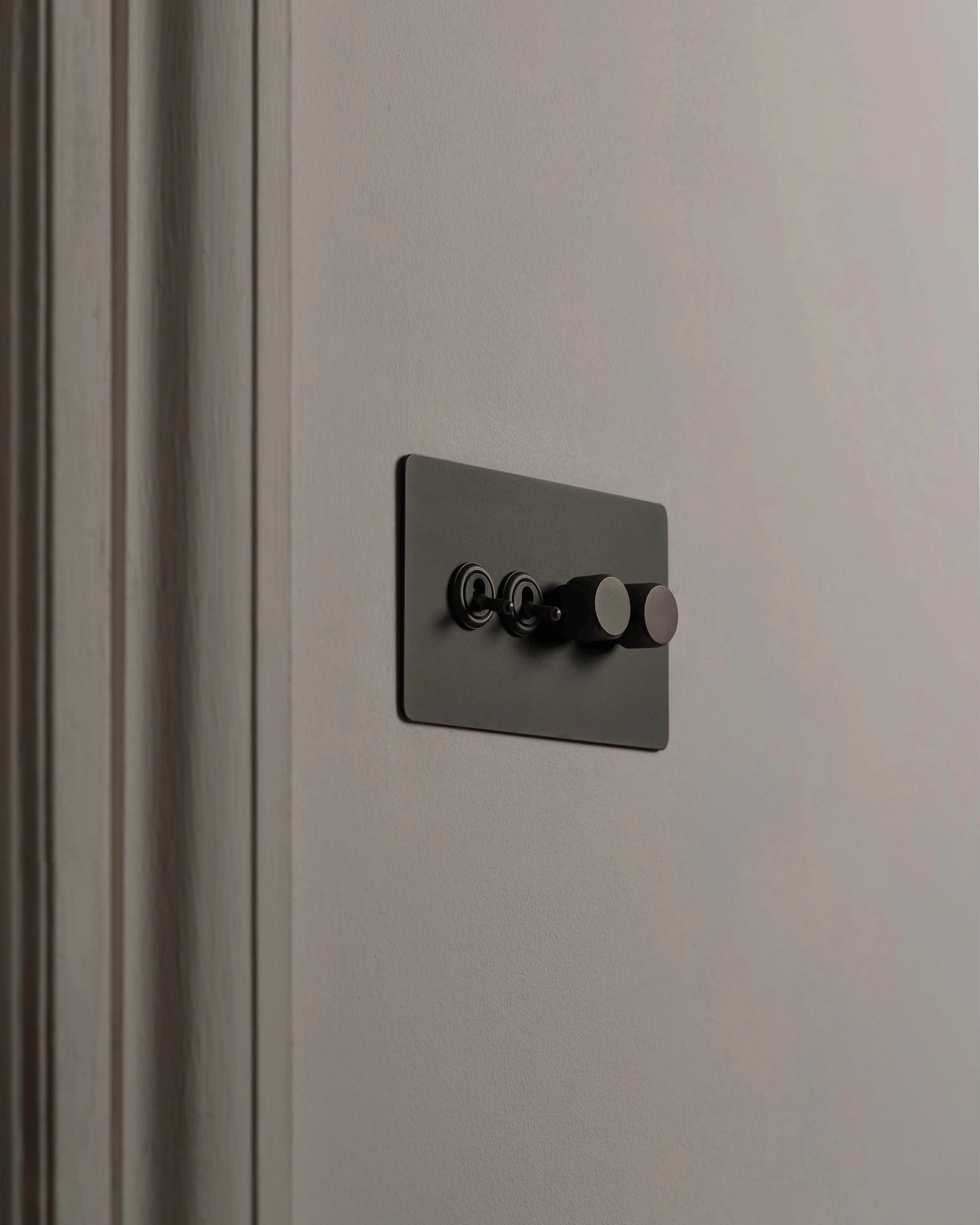 4G 2x Toggle Switch & 2x Dimmer Switch - Bronze - Image 2
