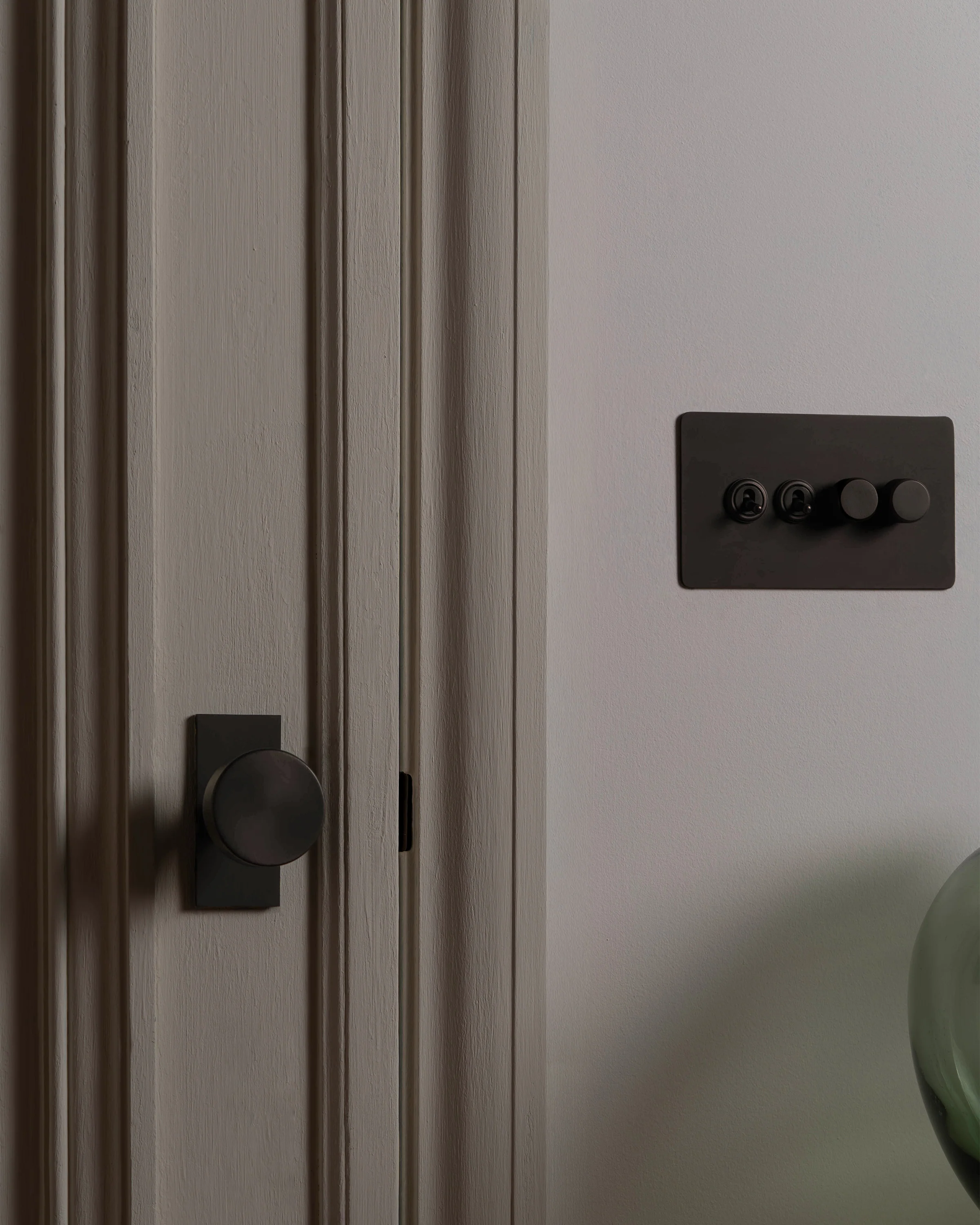4G 2x Toggle Switch & 2x Dimmer Switch - Bronze - Image 3