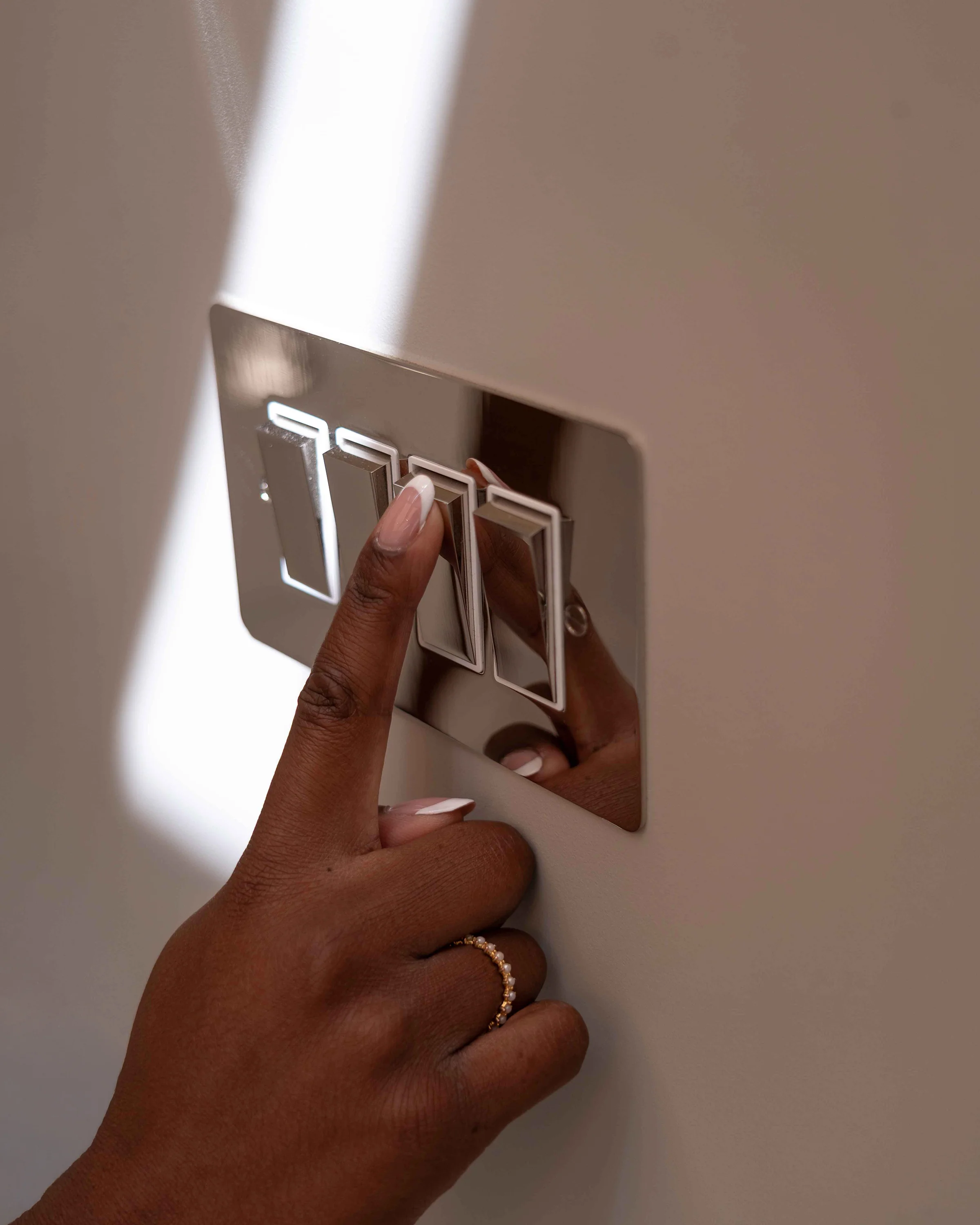 4G Two Way Rocker Switch - Polished Nickel | White - Image 4