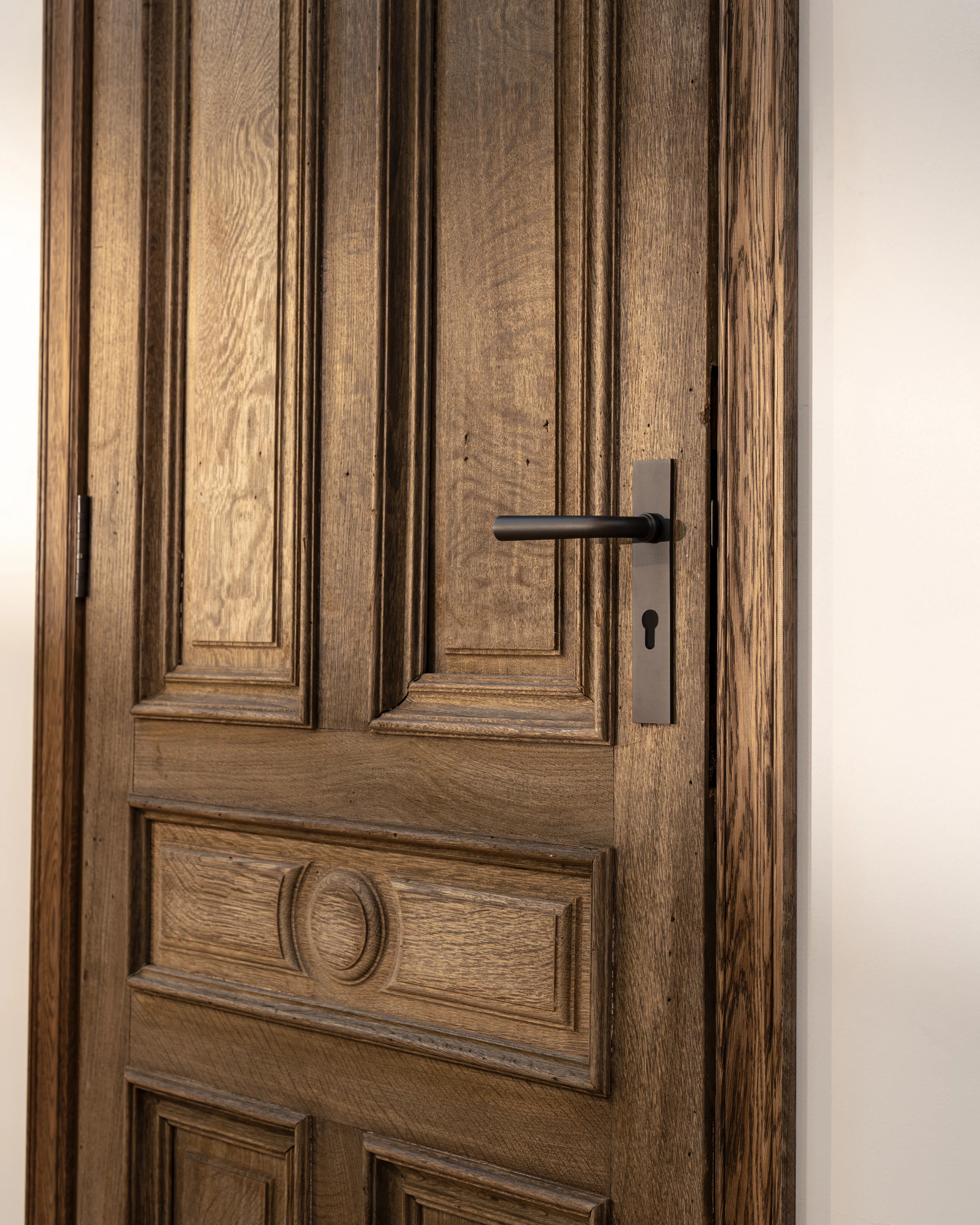 Apsley Long Plate Sprung Door Handle & Euro Lock - Bronze - Image 3