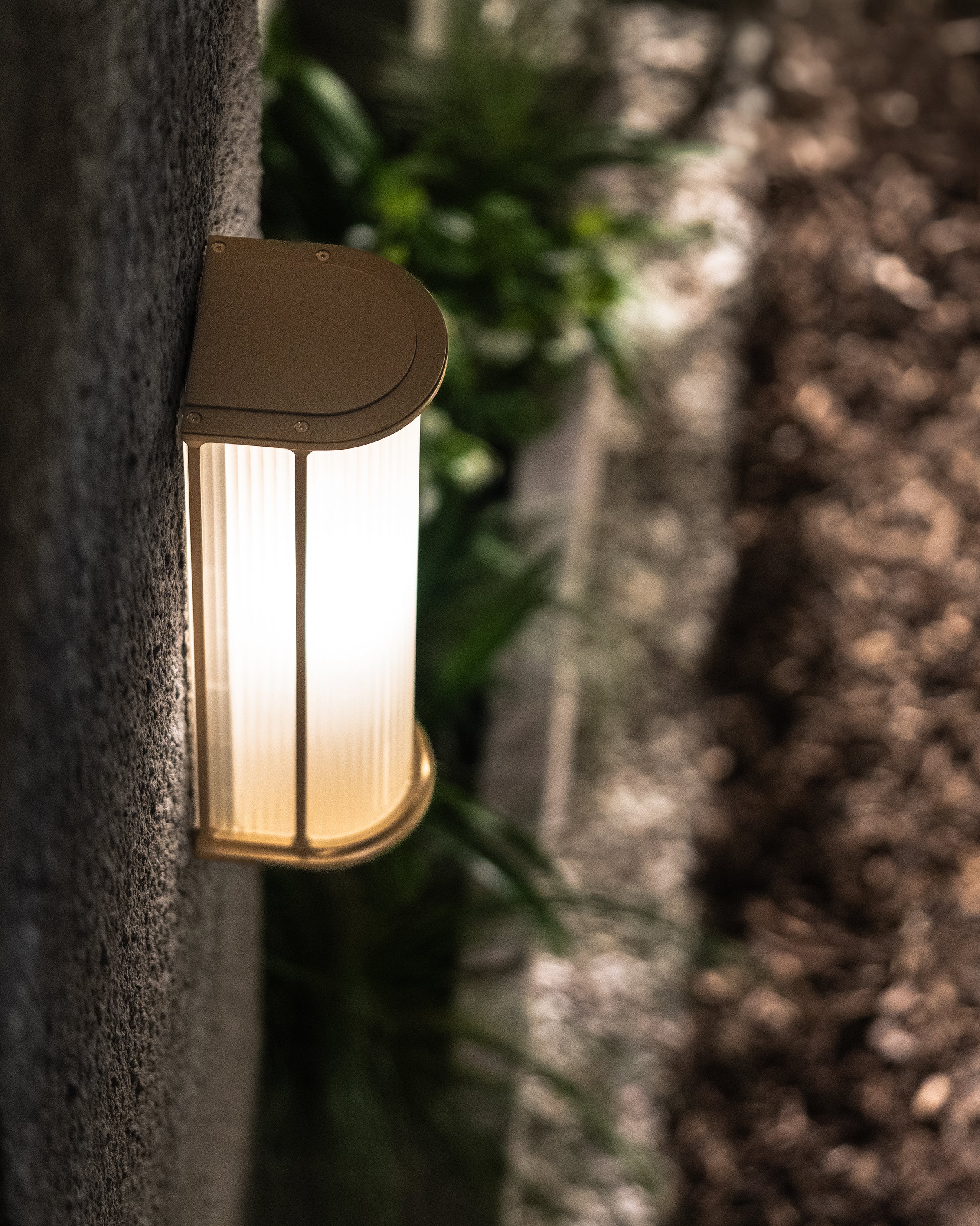 Bank Wall Light Fluted Glass – Antique Brass - Image 4