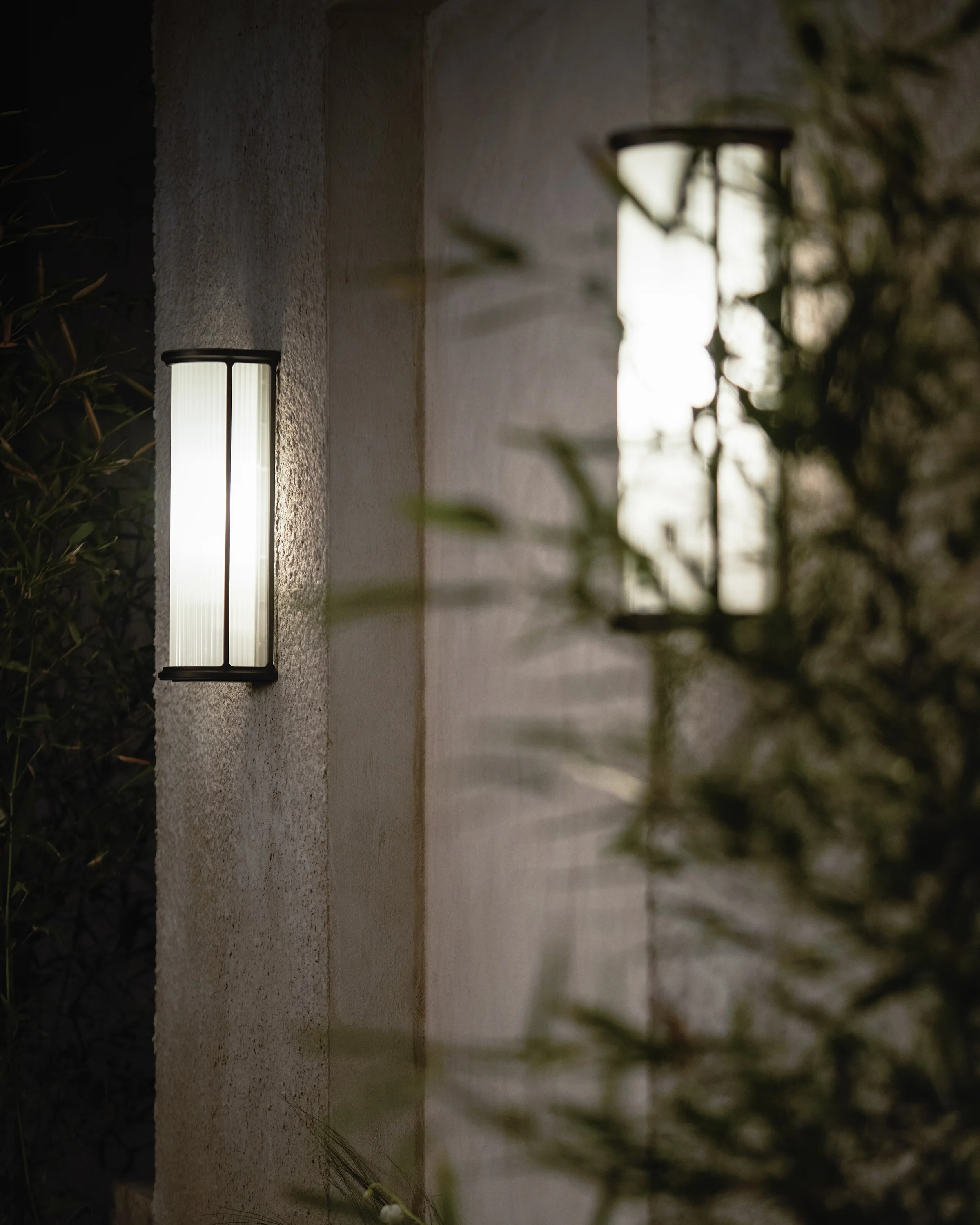 Bank Wall Light Fluted Glass – Bronze - Image 4