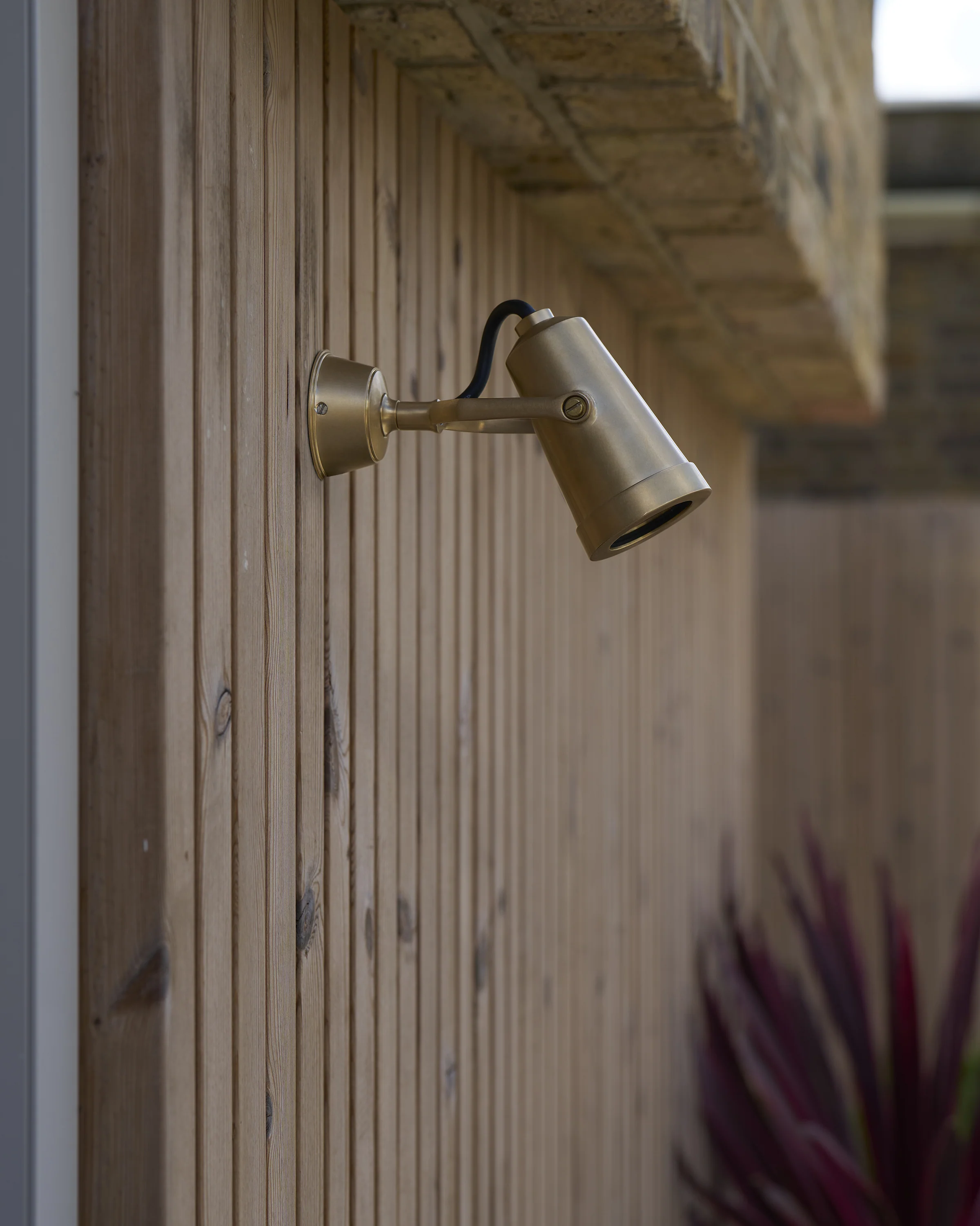 Cambridge Wall Spotlight – Antique Brass - Image 3