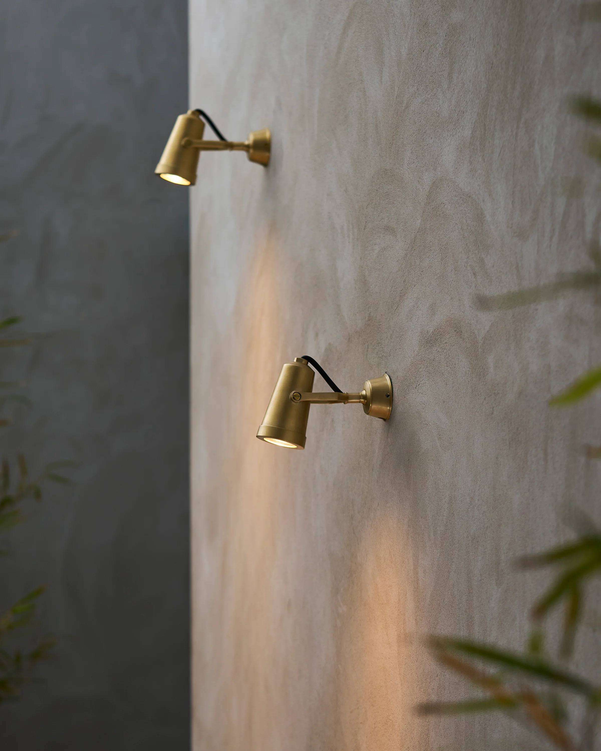 Cambridge Wall Spotlight – Antique Brass - Image 5