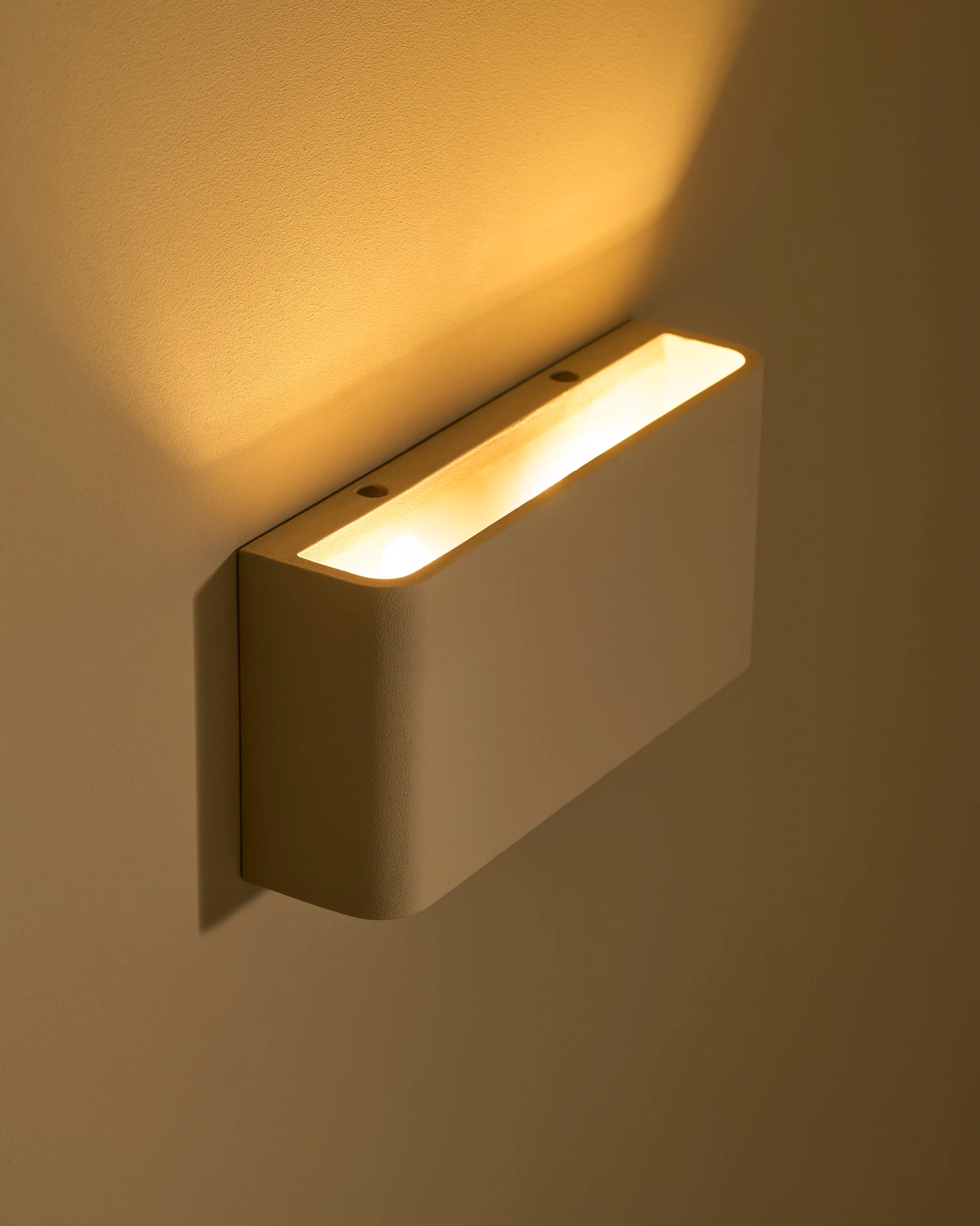 Camden Landscape Single Wall Light – Paintable - Image 4