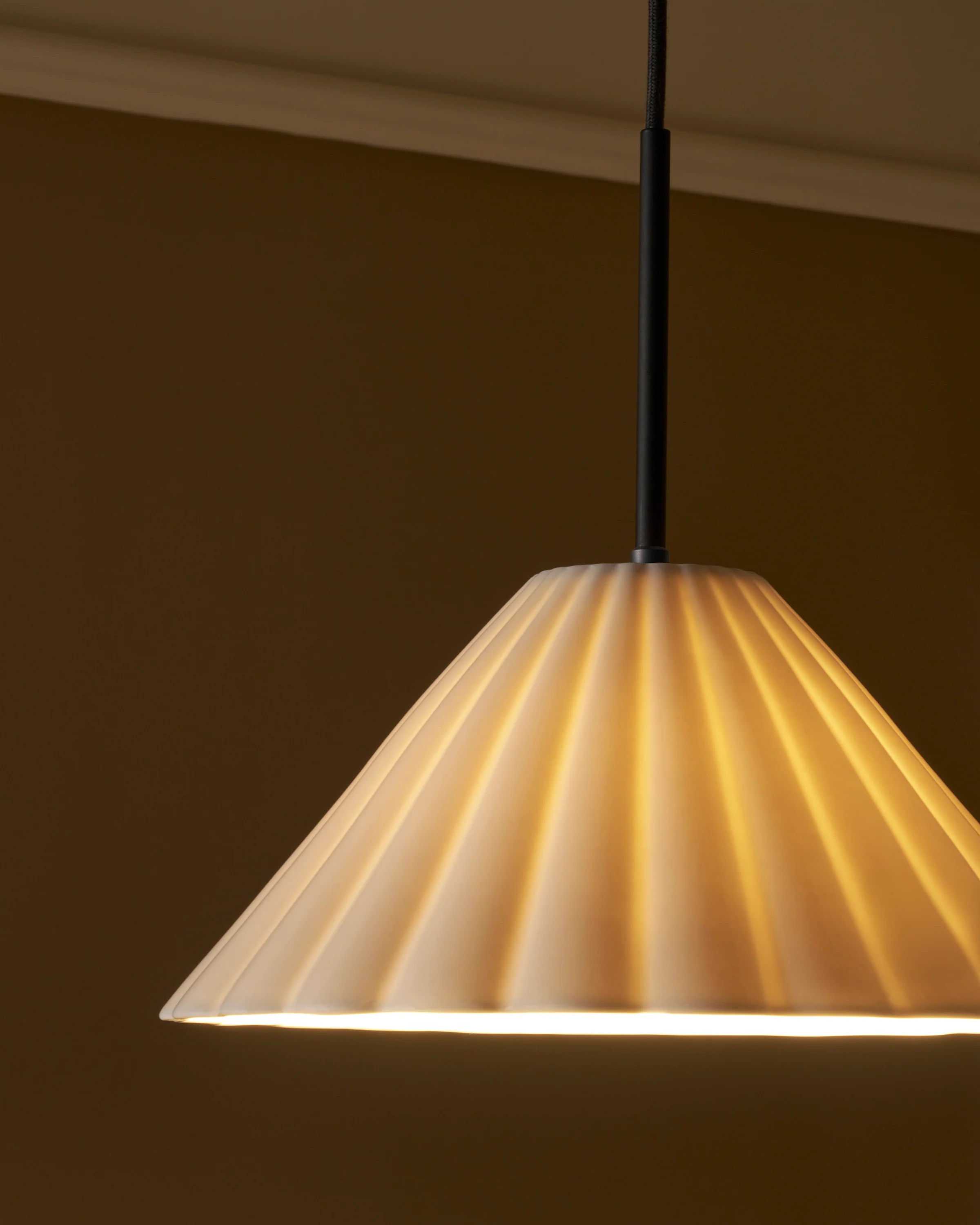 Cotswold Medium Pendant Light Fine Porcelain - Bronze - Image 6
