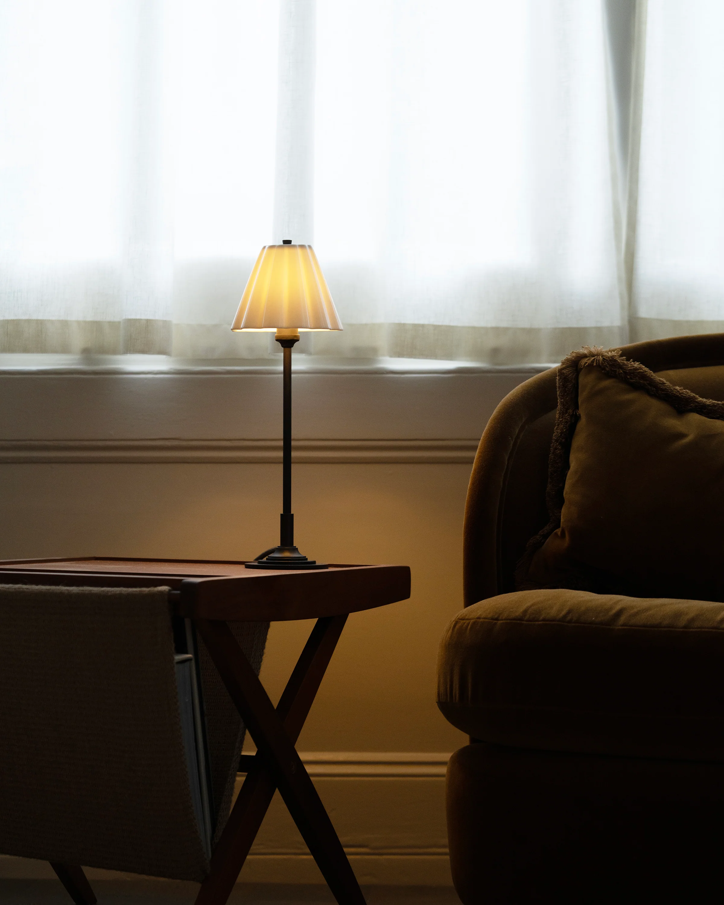 Cotswold Small Table Lamp Fine Porcelain - Bronze - Image 3