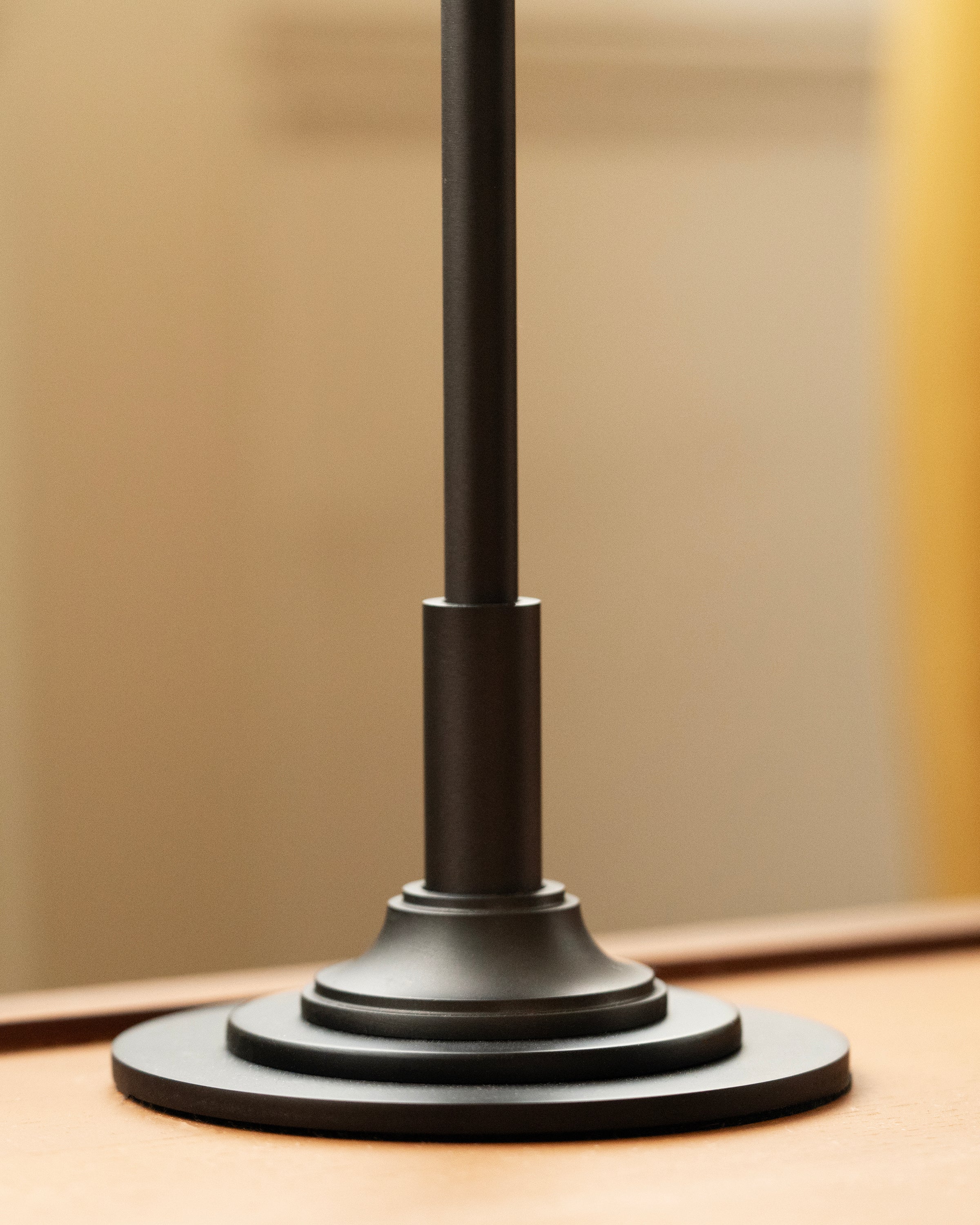 Cotswold Small Table Lamp Fine Porcelain - Bronze - Image 4