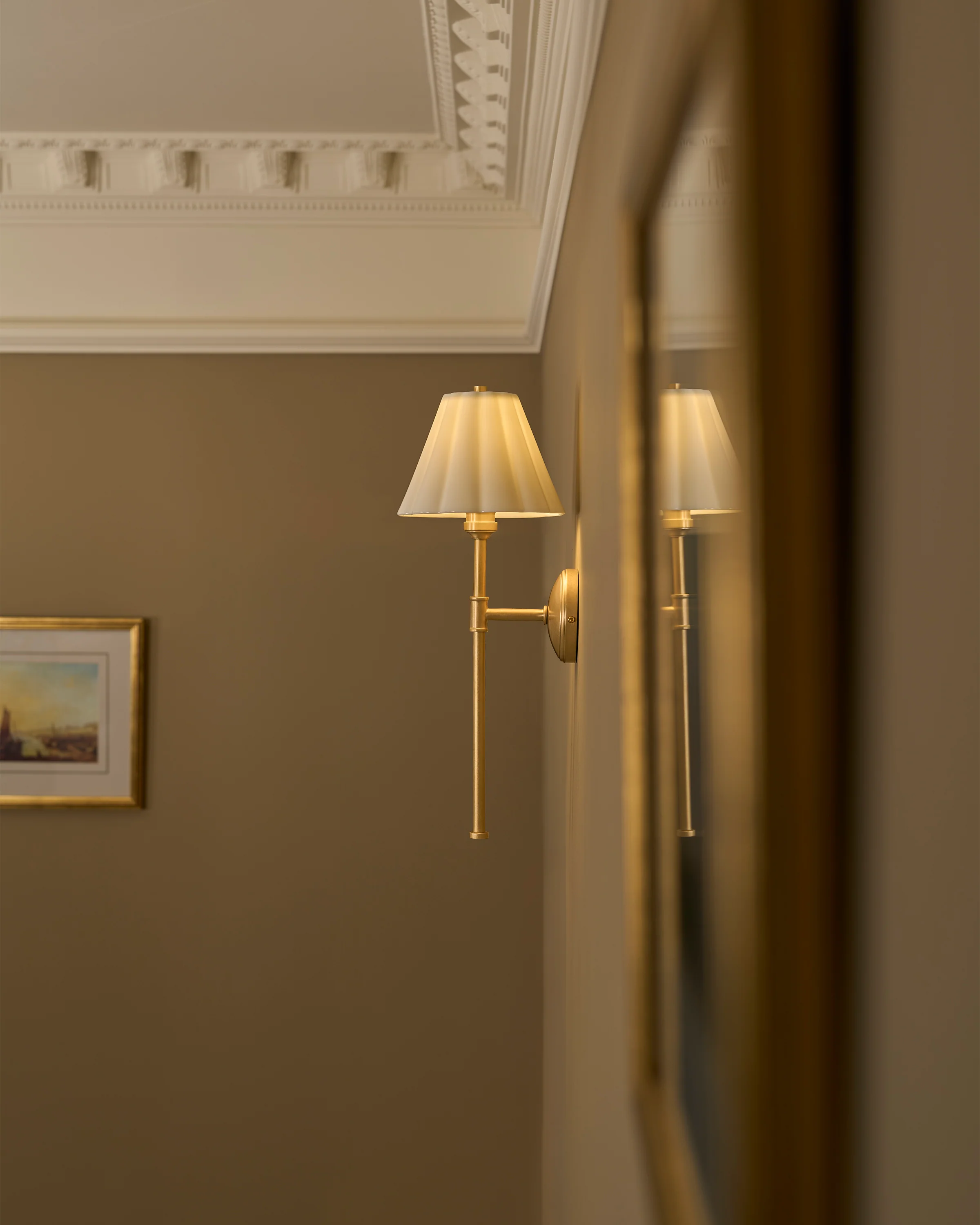 Cotswold Wall Light Fine Porcelain - Antique Brass - Image 4