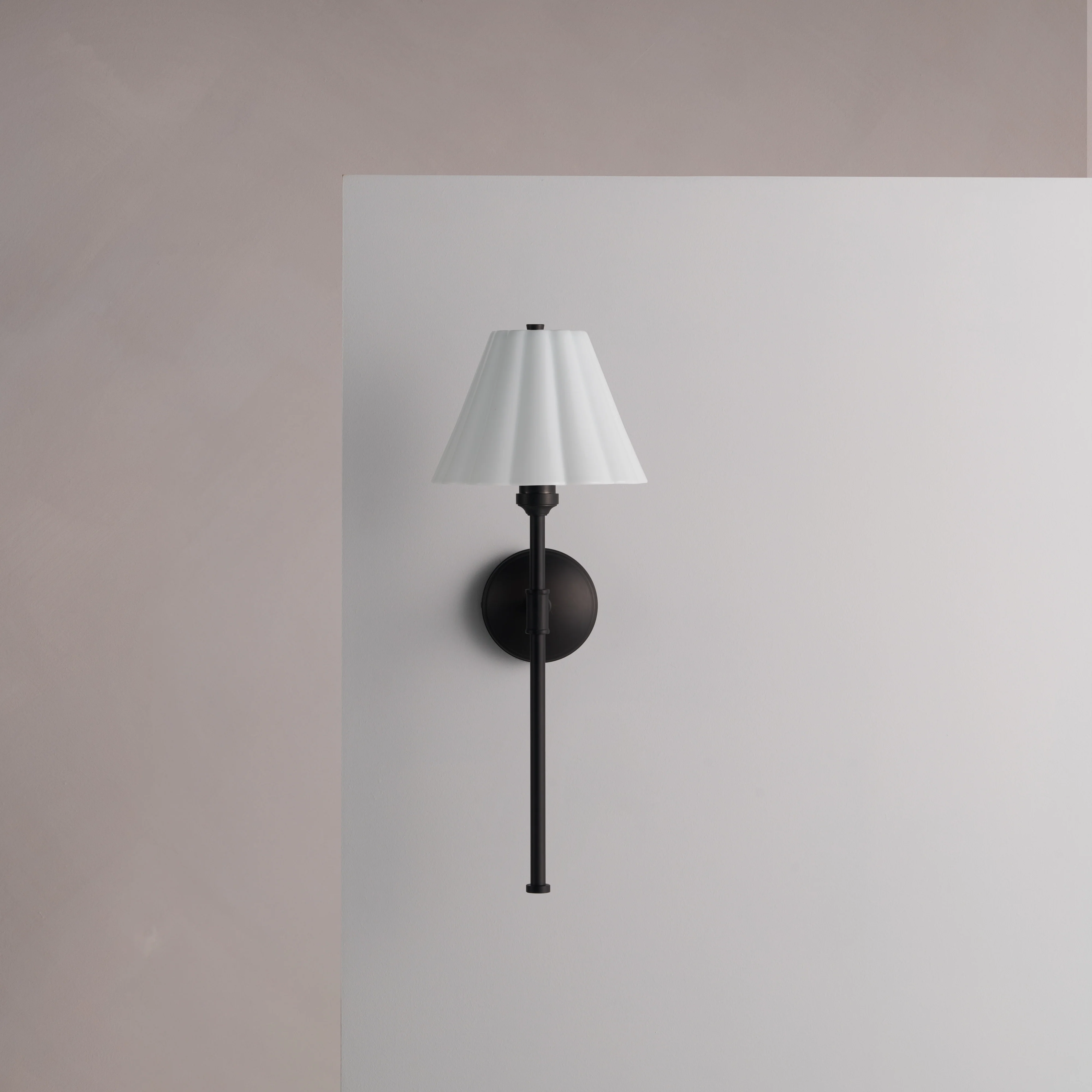 Cotswold Wall Light Fine Porcelain - Bronze - Image 2