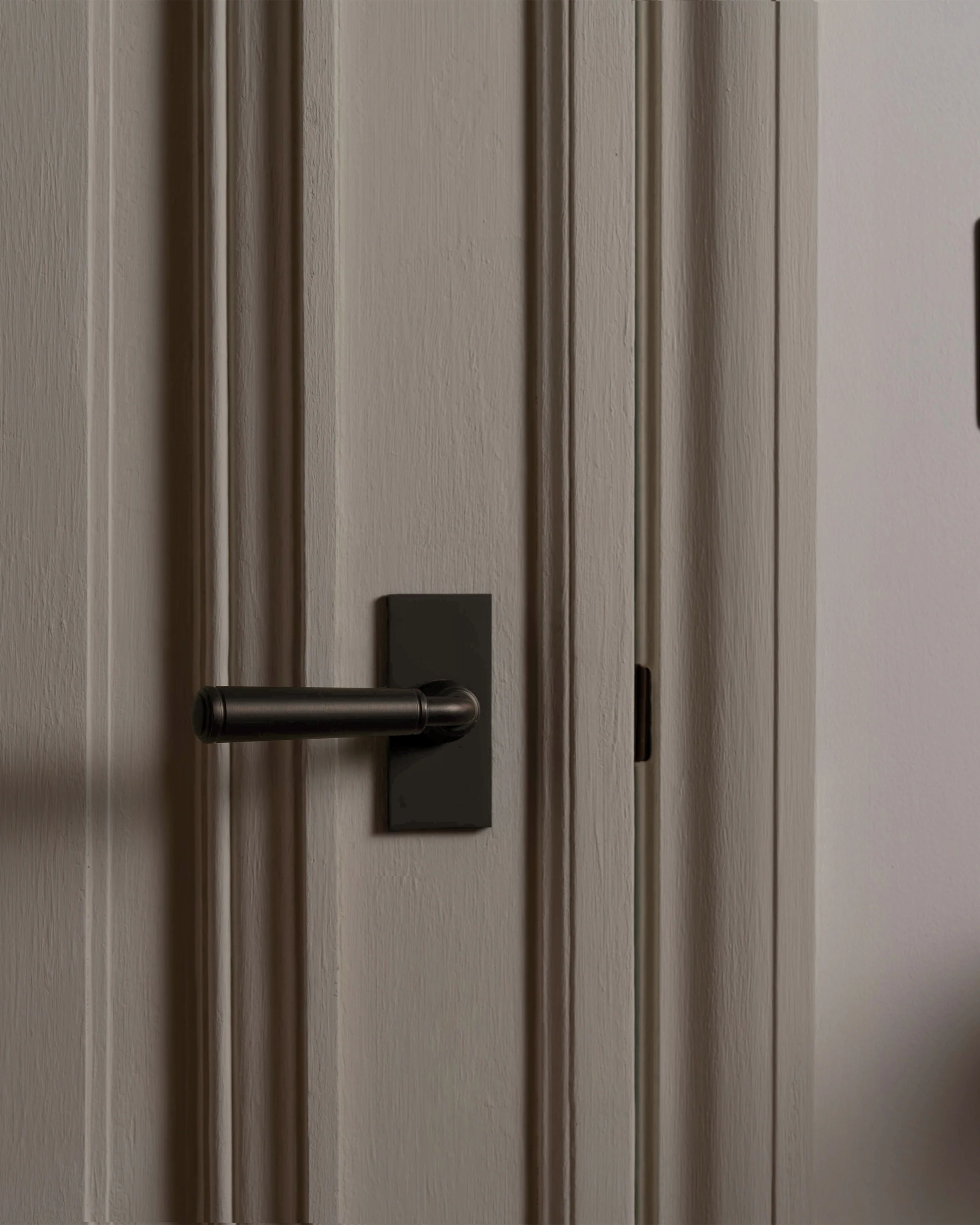 Digby Short Plate Sprung Door Handle - Bronze - Image 3