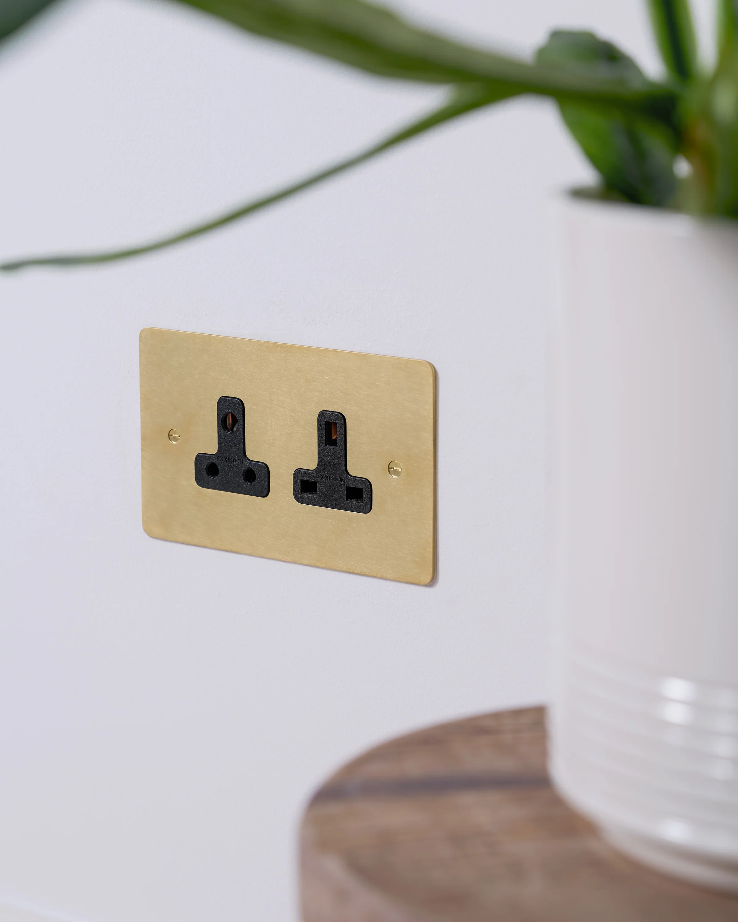 Double 13A & 5A Unswitched Socket - Antique Brass | Black - Image 4