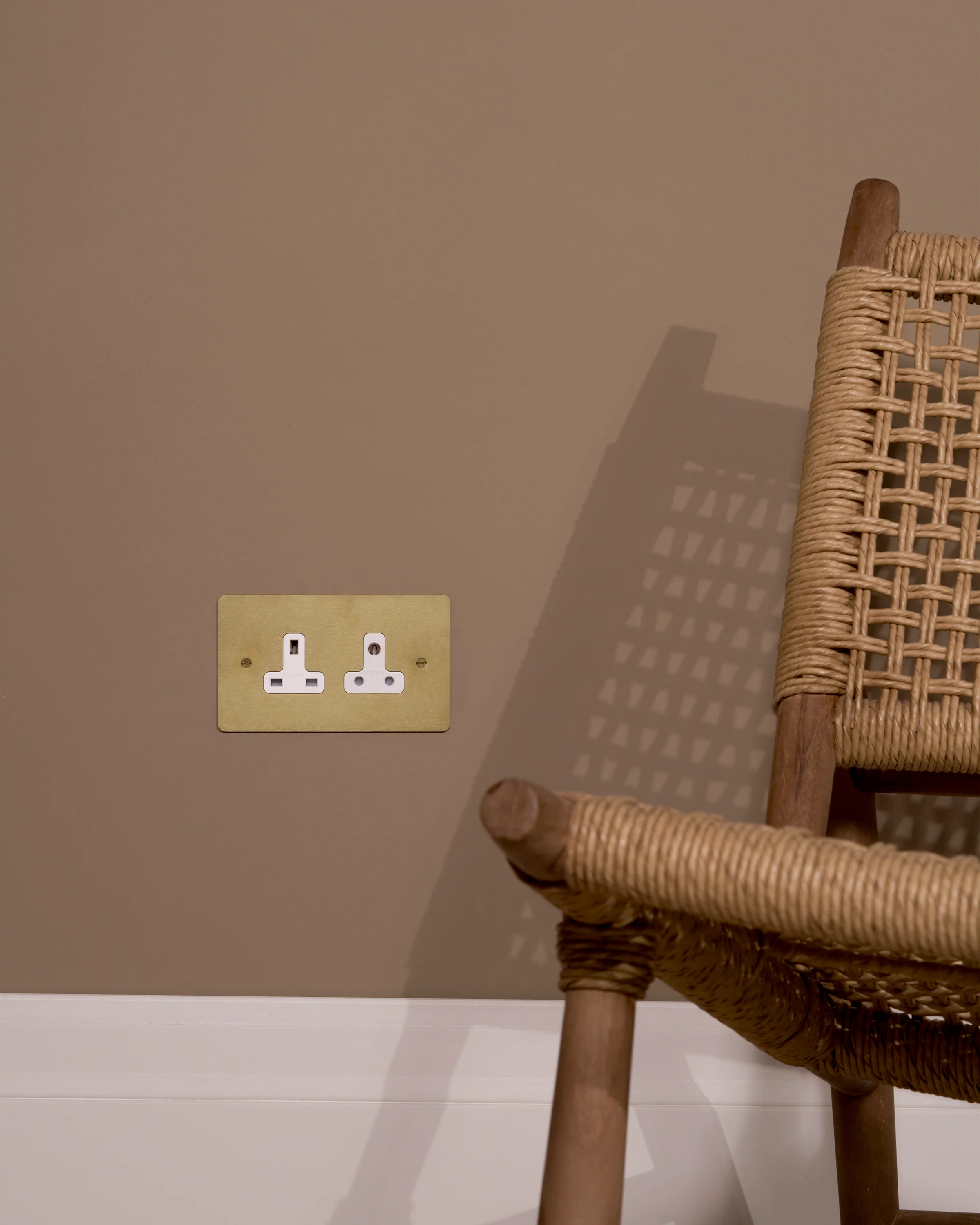 Double 13A & 5A Unswitched Socket - Antique Brass | White - Image 3