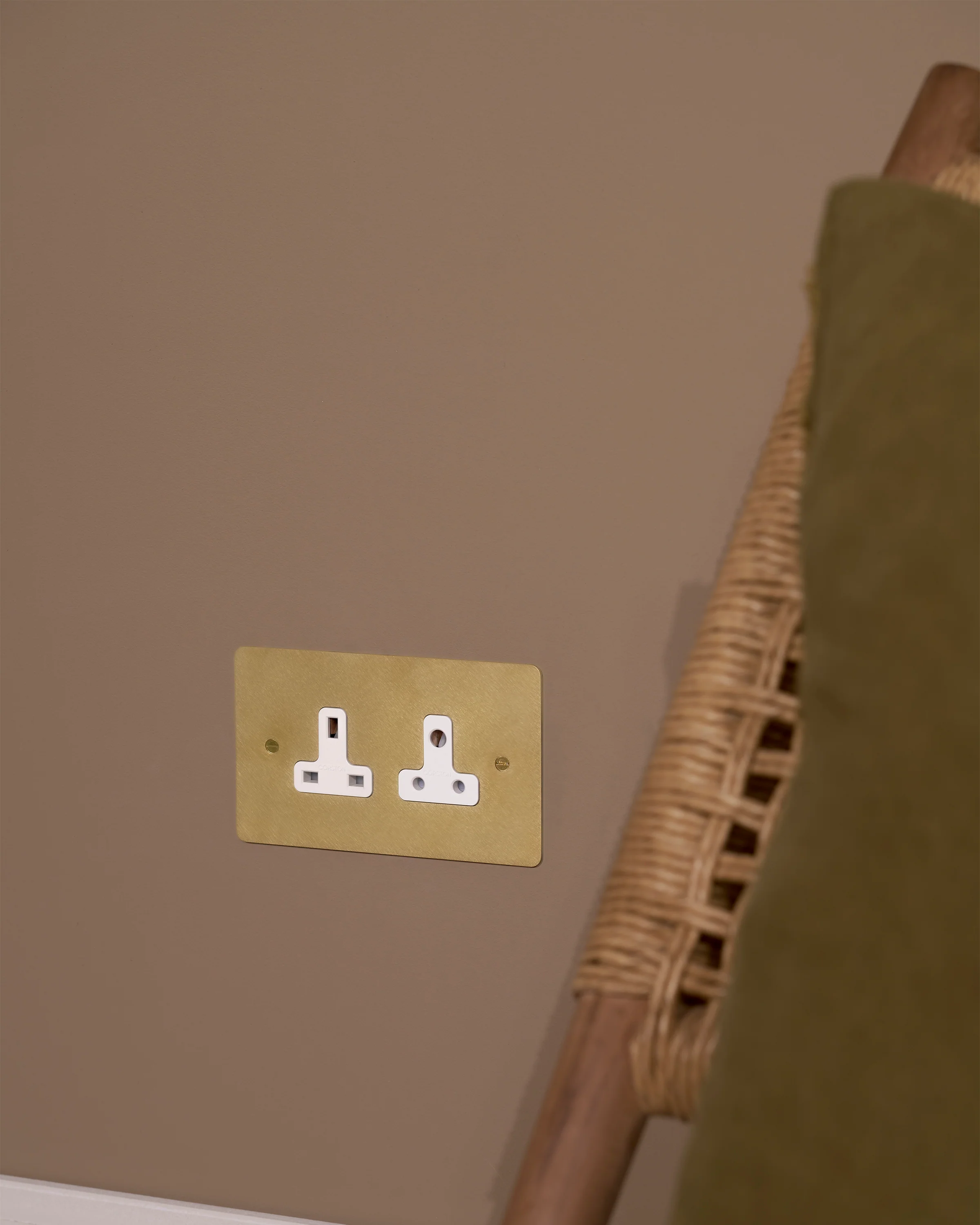 Double 13A & 5A Unswitched Socket - Antique Brass | White - Image 4