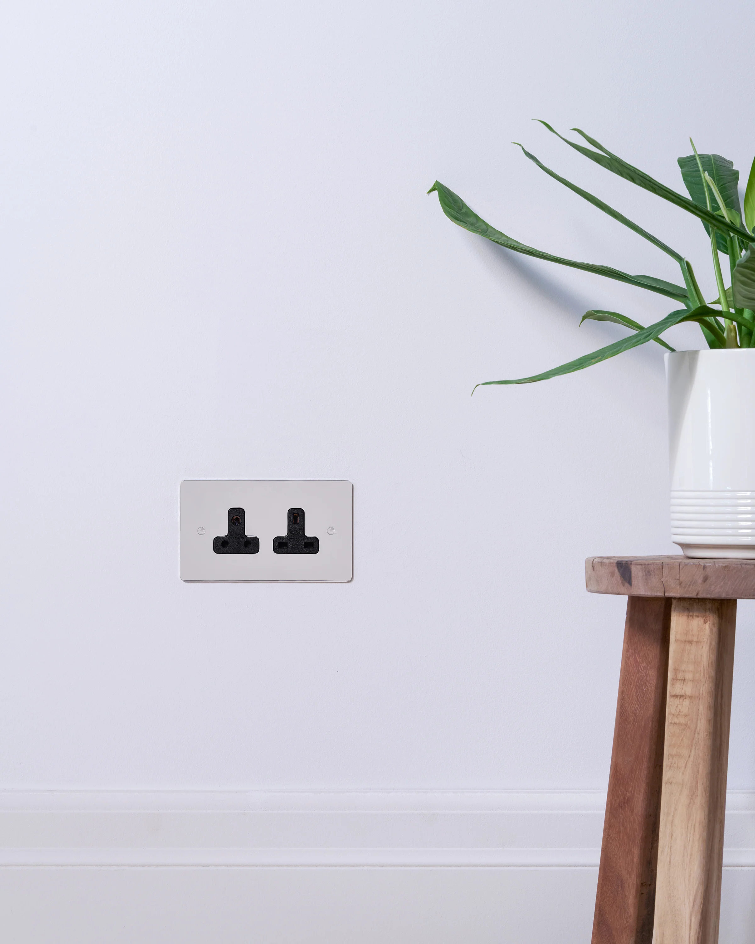 Double 13A & 5A Unswitched Socket - Polished Nickel | Black - Image 3