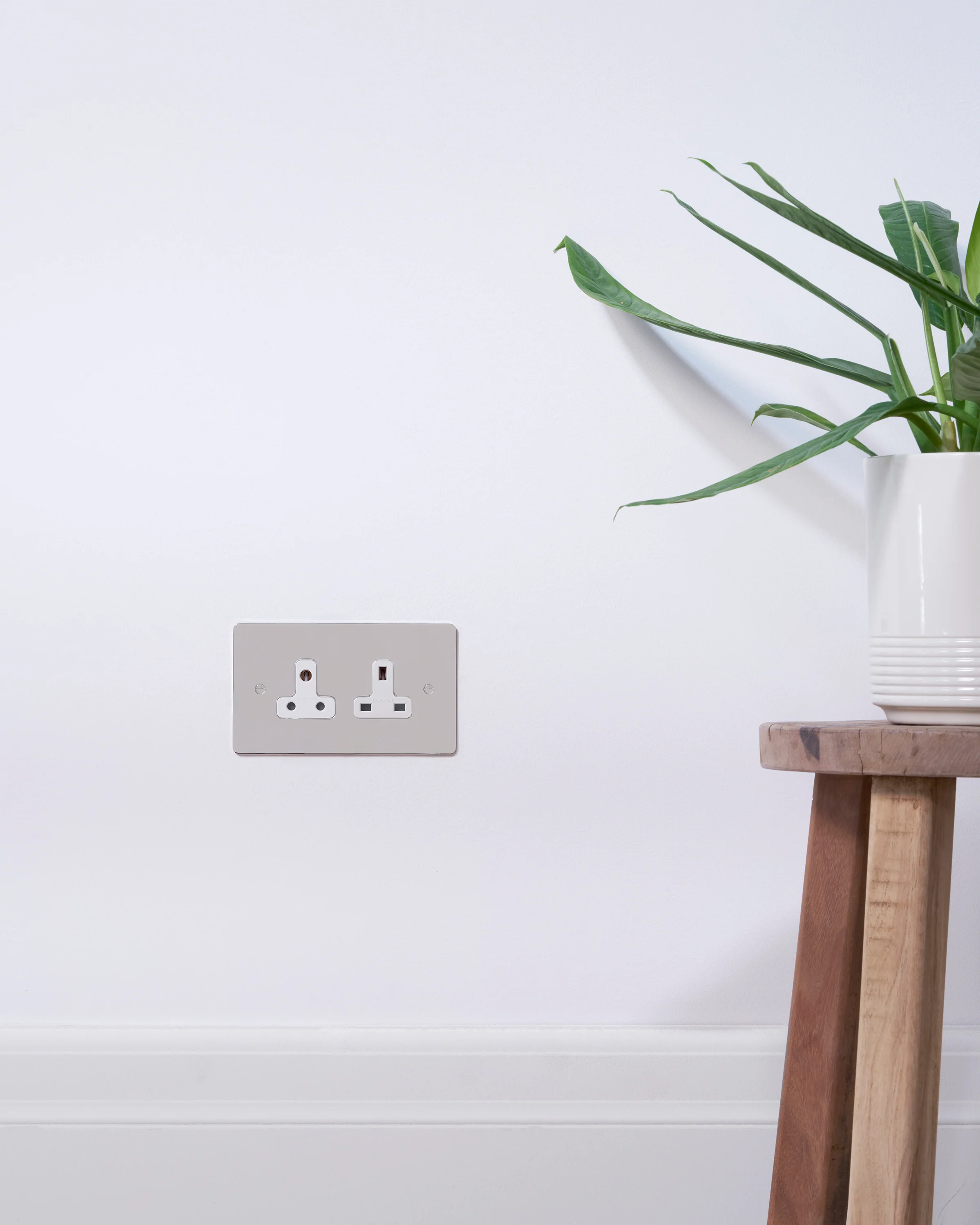 Double 13A & 5A Unswitched Socket - Polished Nickel | White - Image 3