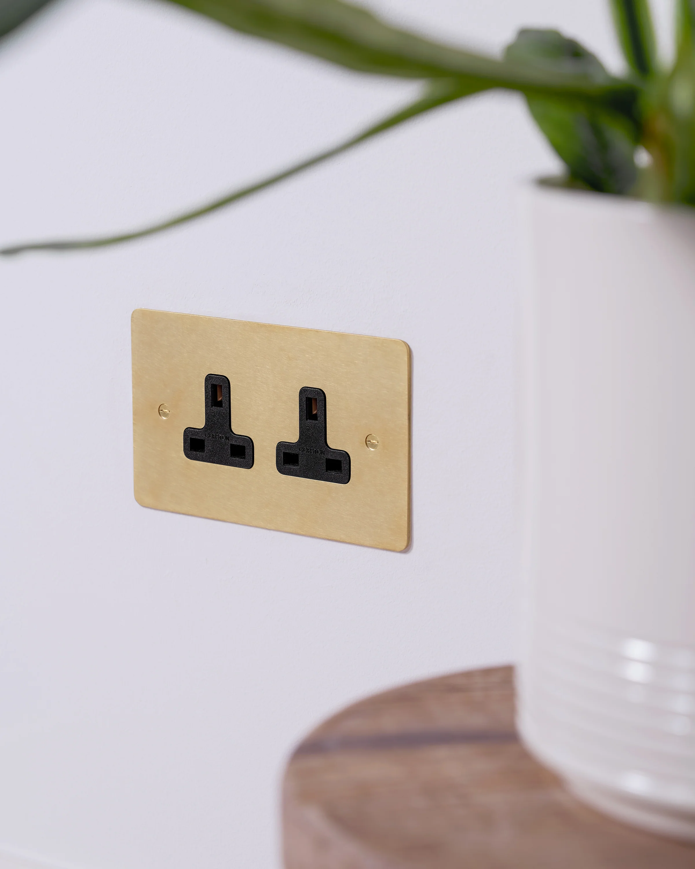 Double 2x 13A Unswitched Socket - Antique Brass | Black - Image 4