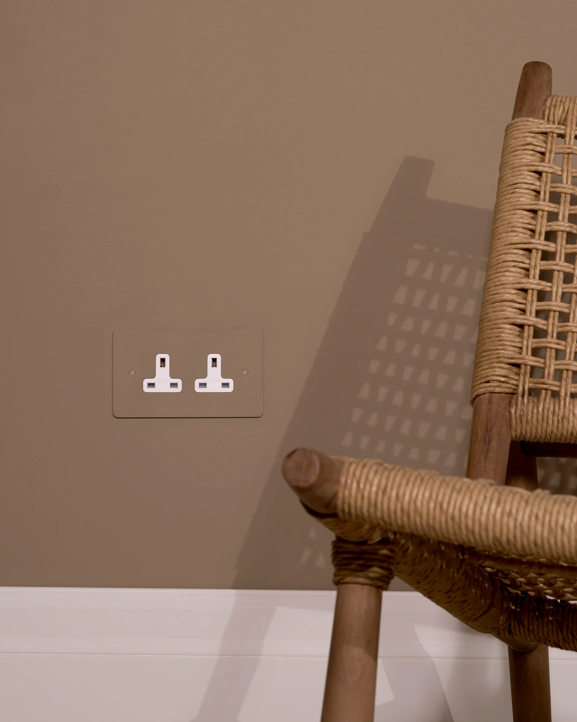 Double 2x 13A Unswitched Socket - Paintable | White - Image 3