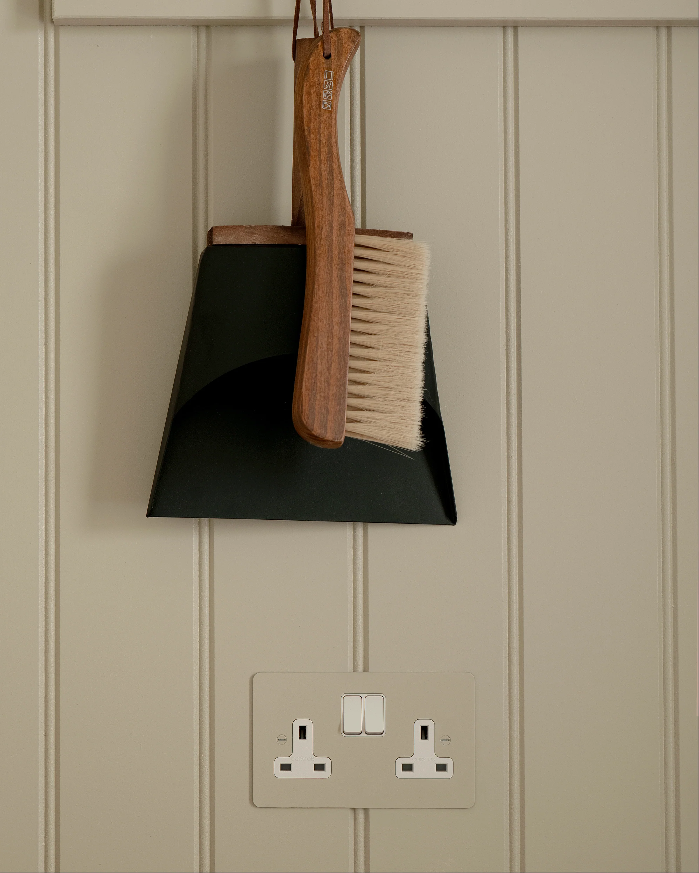 Double Socket UK - Paintable | White - Image 4