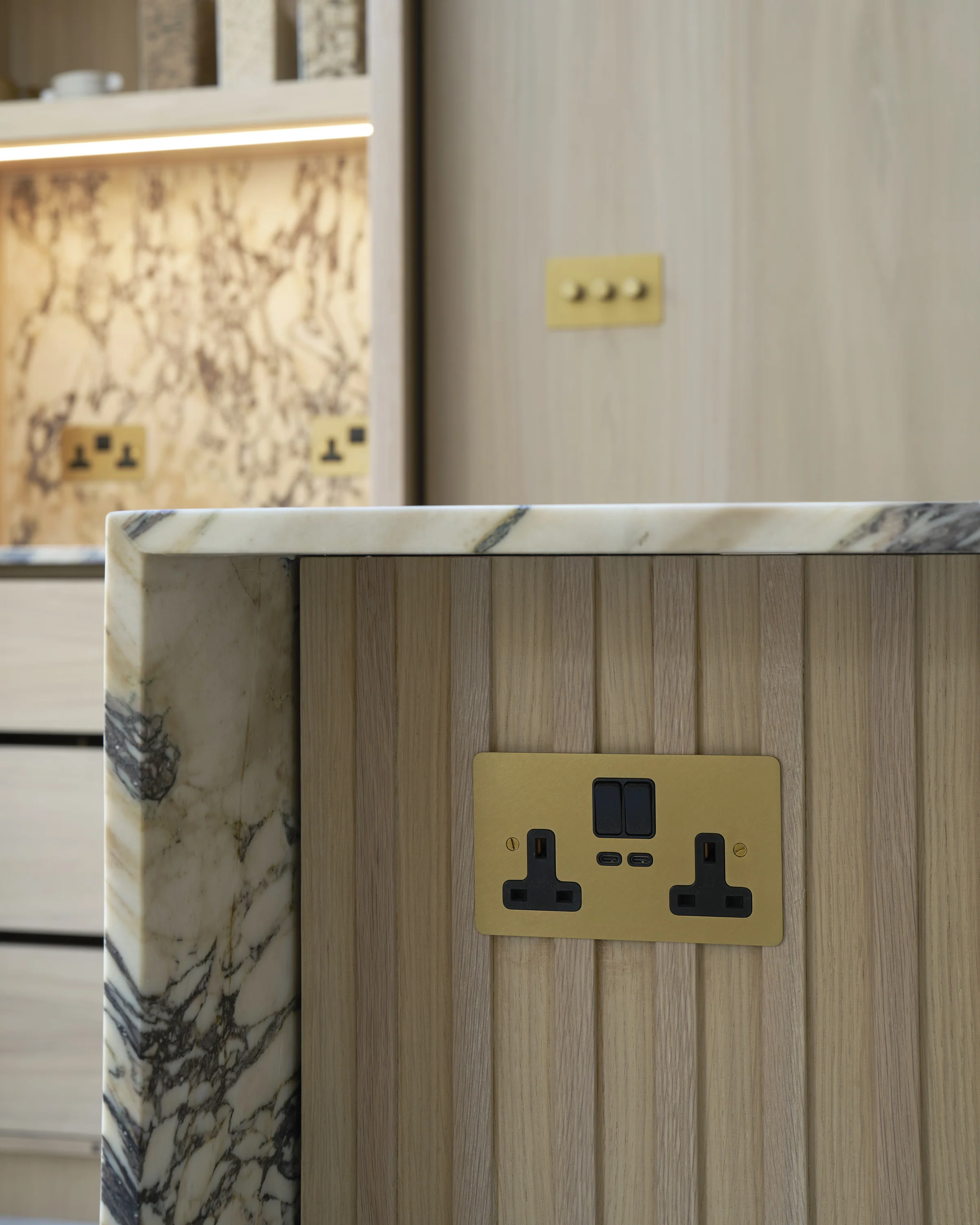 Double Socket & USB-C Fast Charge - Antique Brass | Black - Image 4