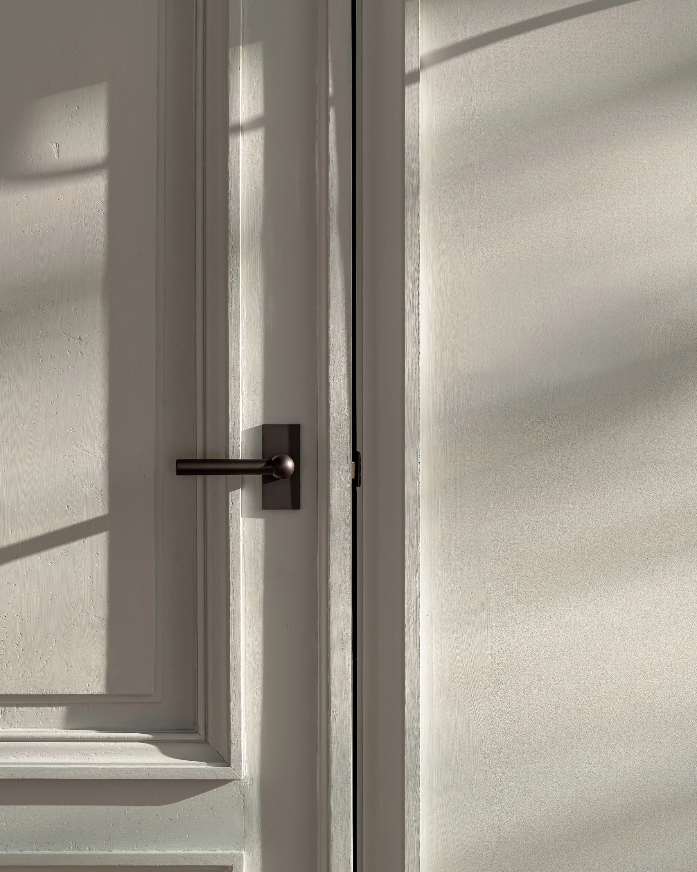 Harper Short Plate Sprung Door Handle - Bronze - Image 3