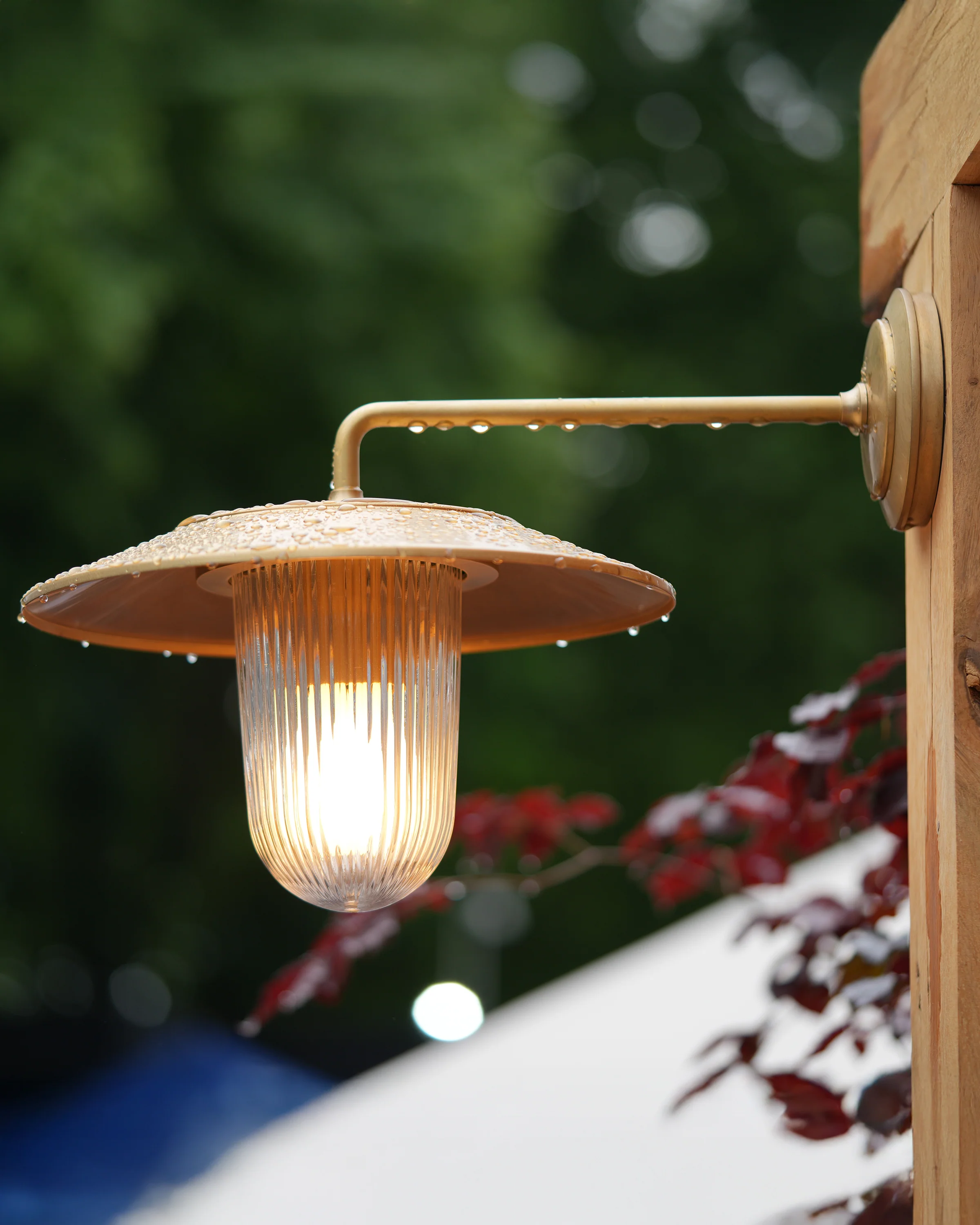 Kensington Wall Light Fluted Glass – Antique Brass - Image 3