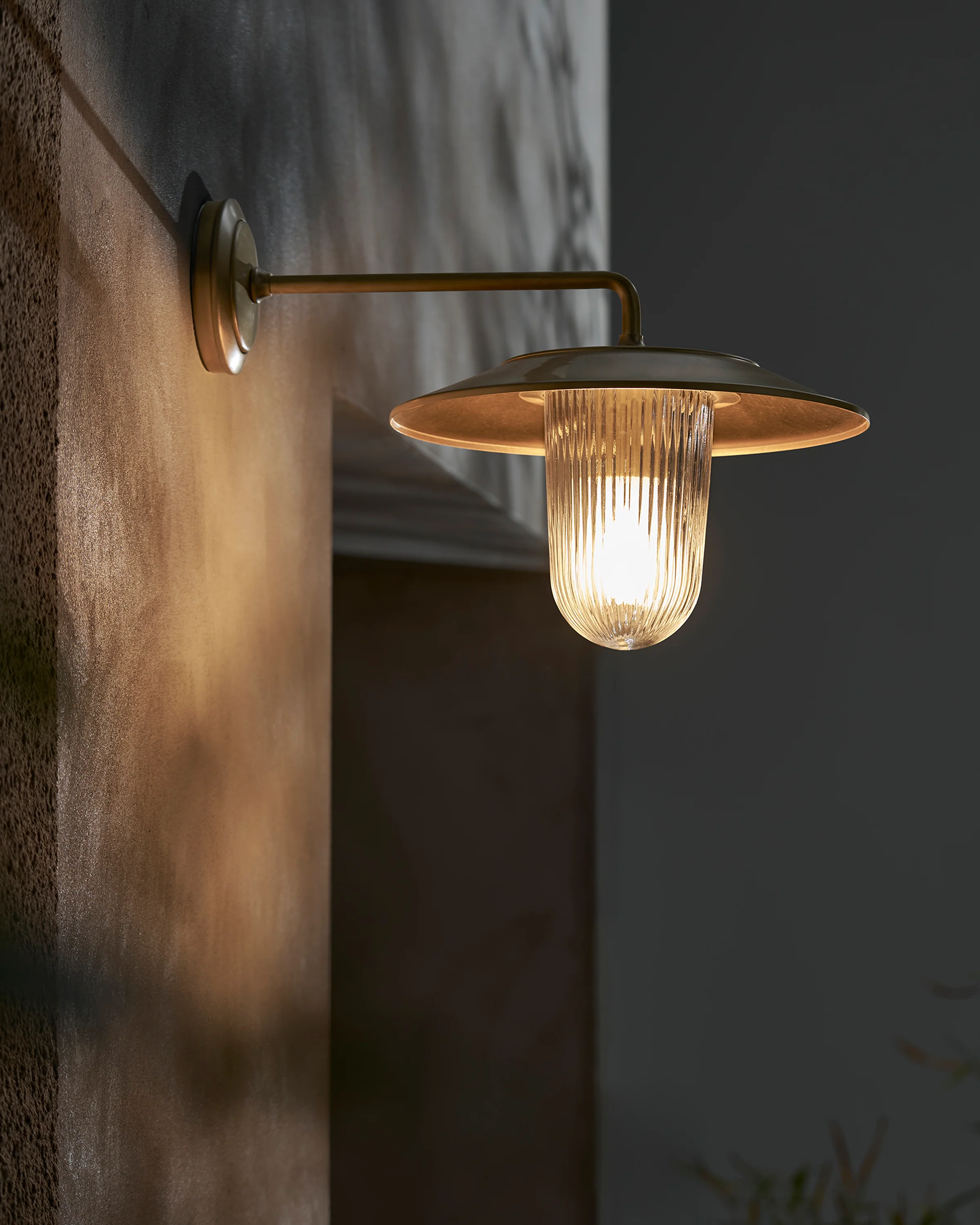 Kensington Wall Light Fluted Glass – Antique Brass - Image 5