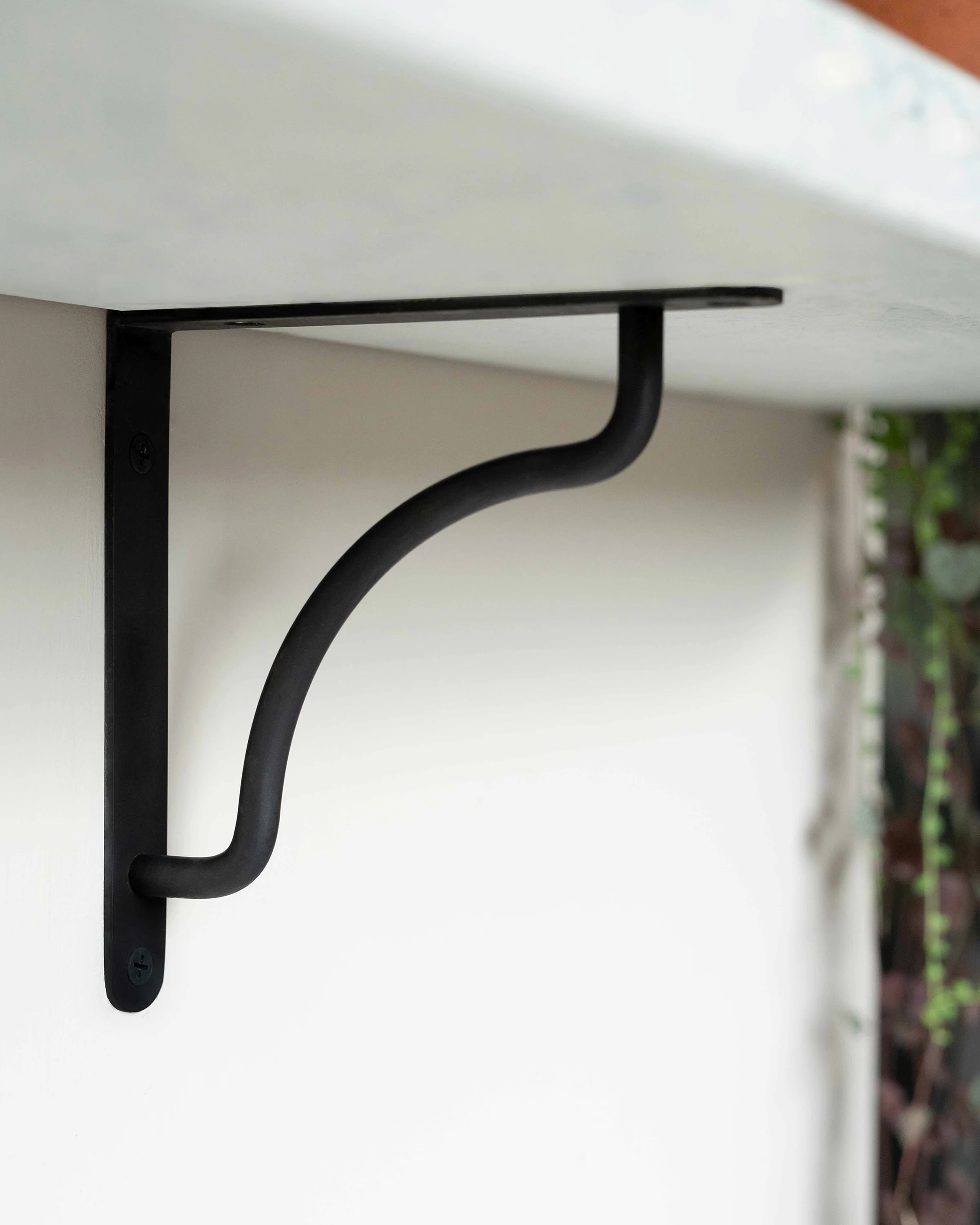 Kilburn Shelf Bracket 200mm - Bronze - Image 3