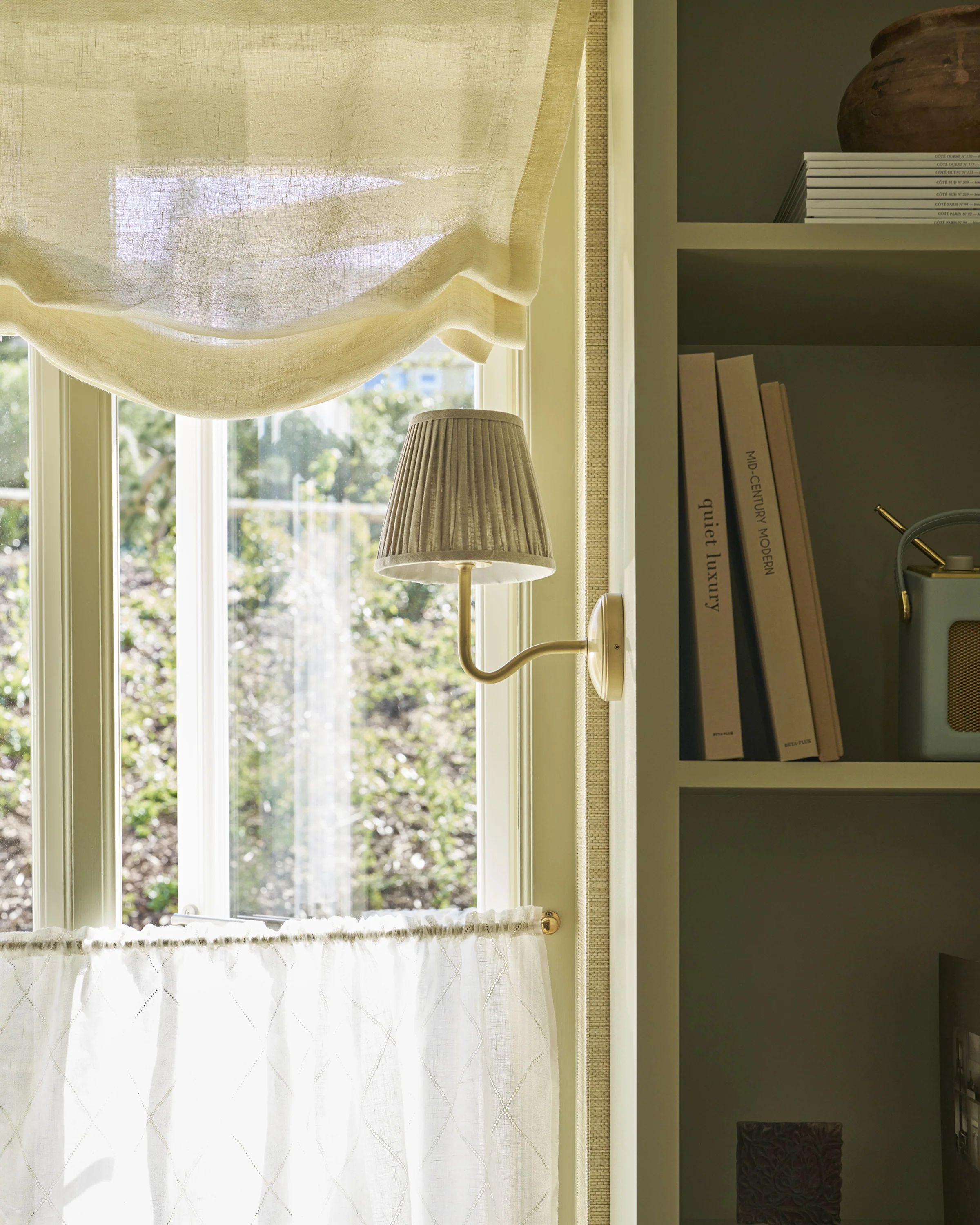 Malvern Medium Wall Light Natural Beige - Antique Brass - Image 4