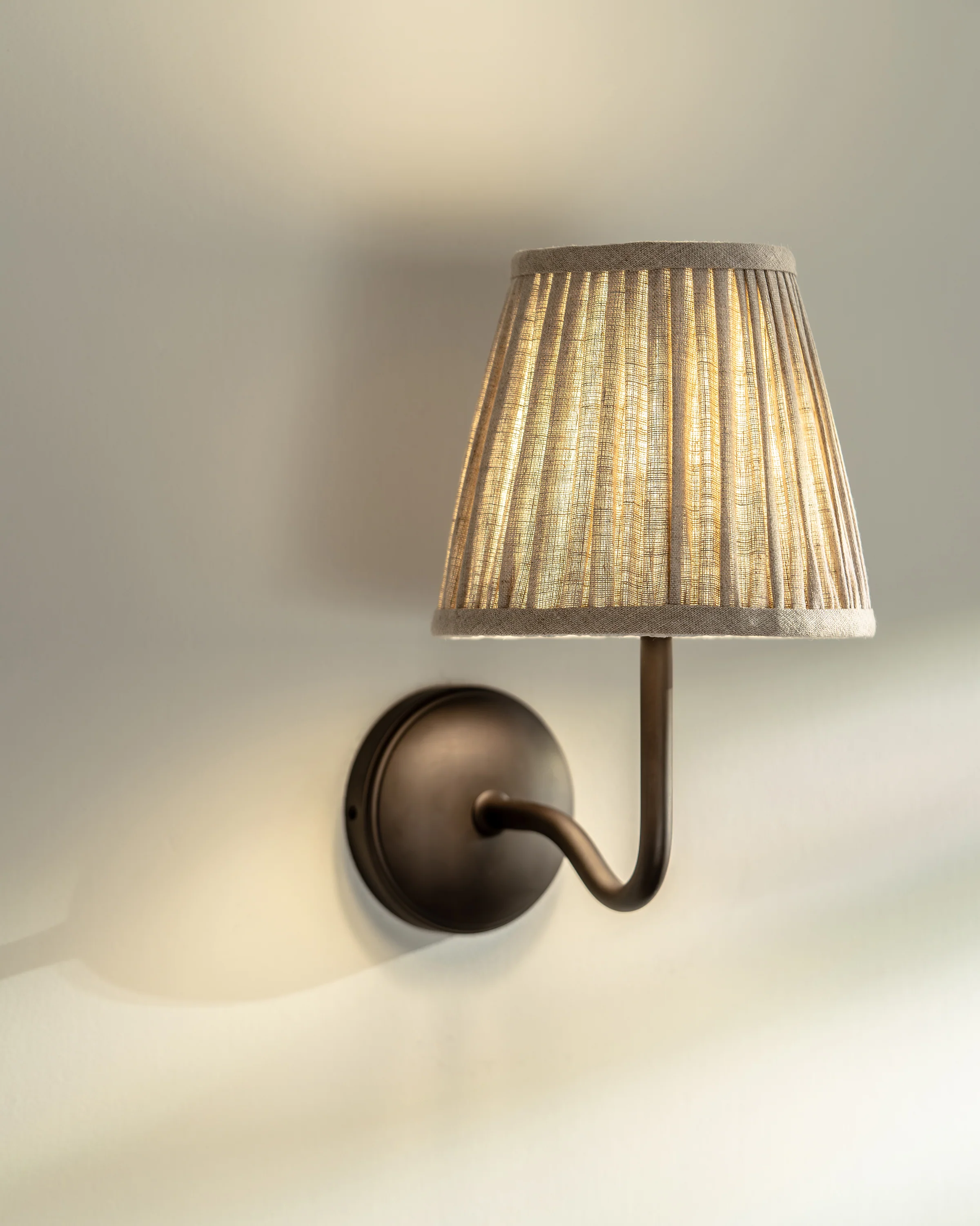 Malvern Medium Wall Light Natural Beige - Bronze - Image 5