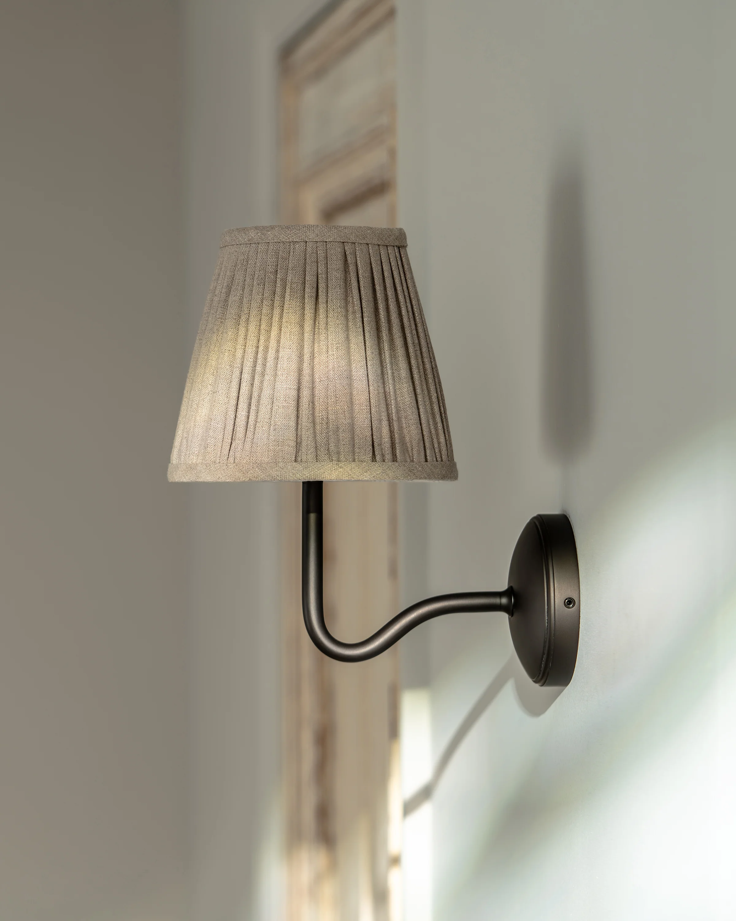 Malvern Medium Wall Light Natural Beige - Bronze - Image 8