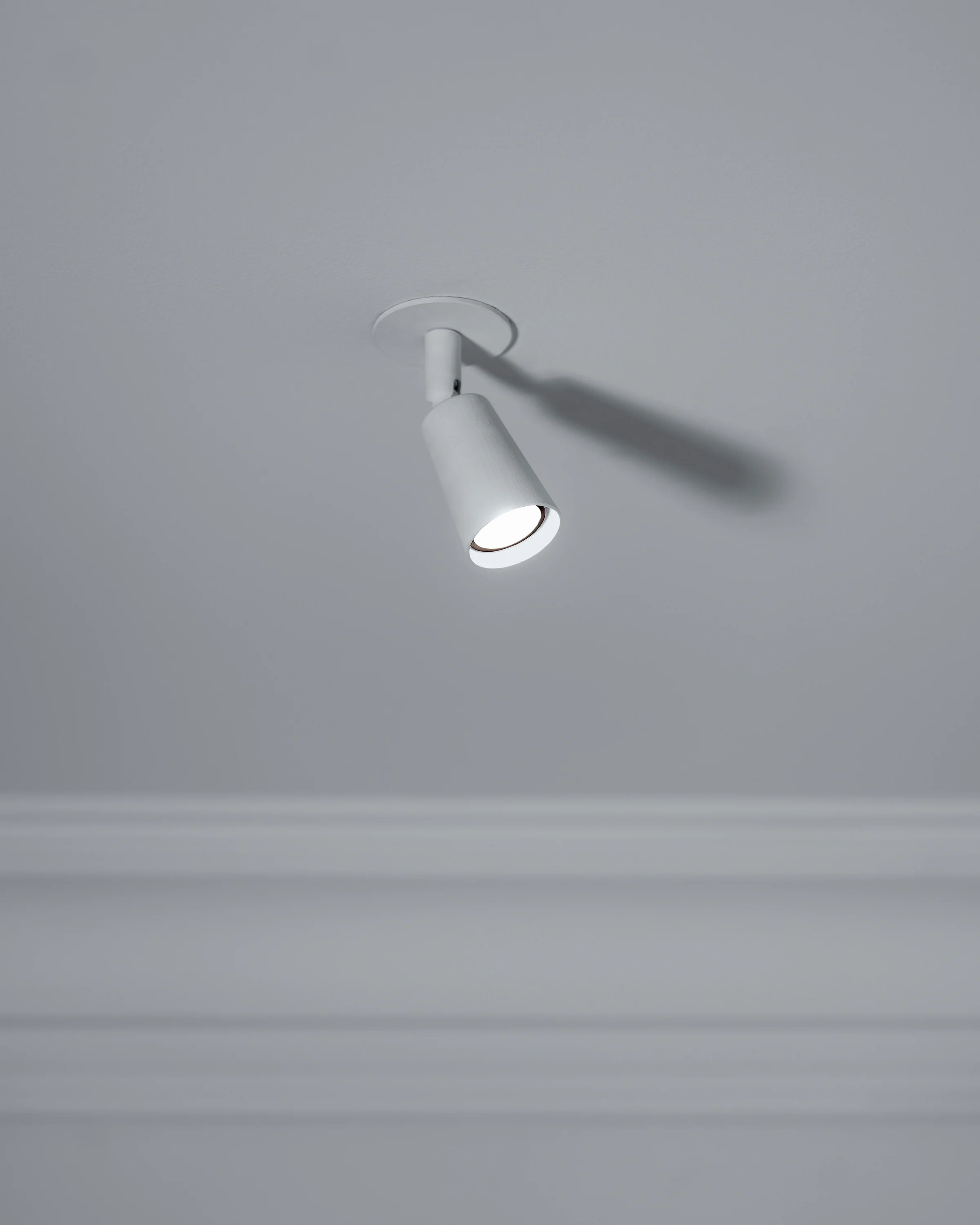 Pembroke Single Small Spotlight – Paintable - Image 3