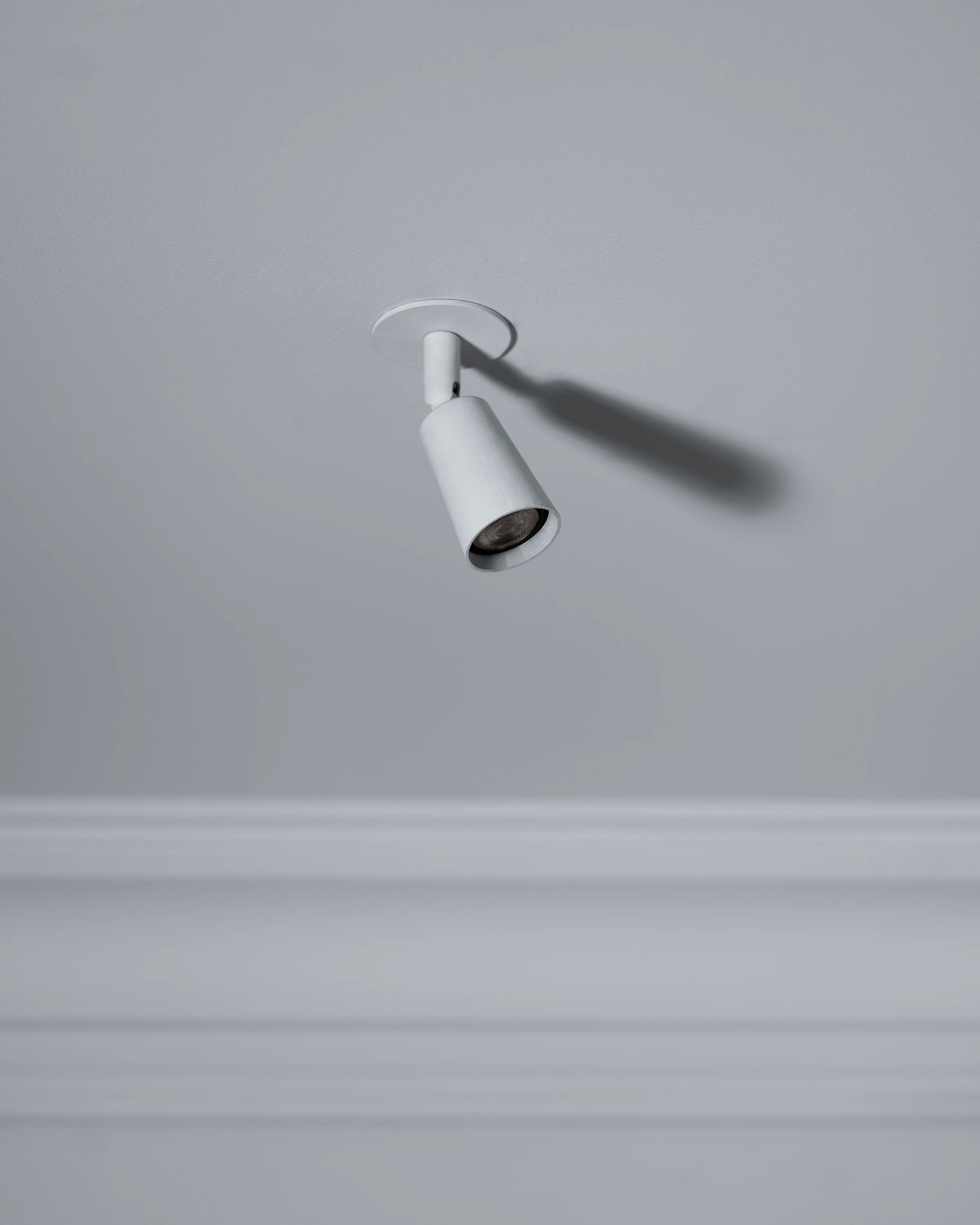 Pembroke Single Small Spotlight – Paintable - Image 4