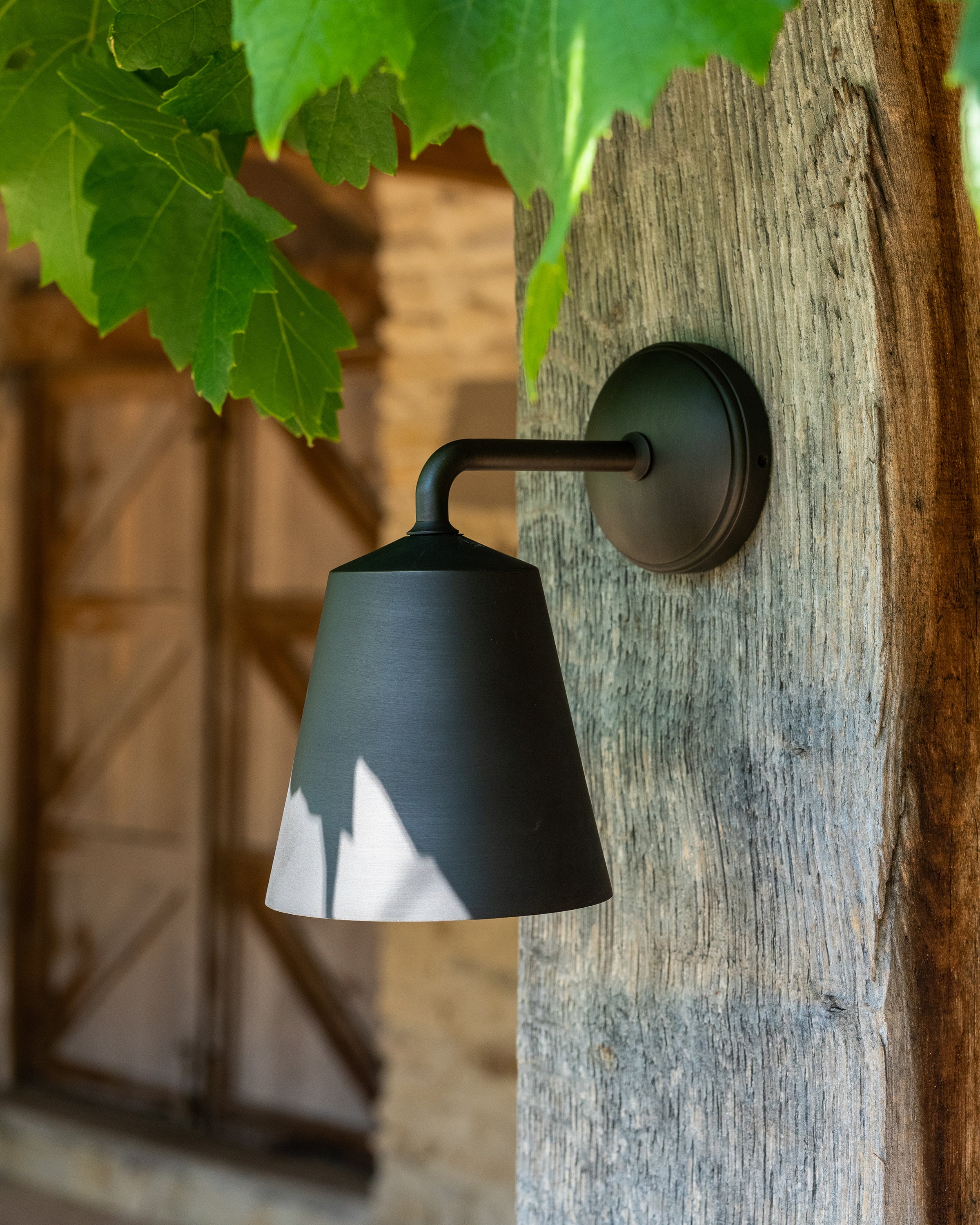 Richmond Medium Wall Light - Bronze - Image 4