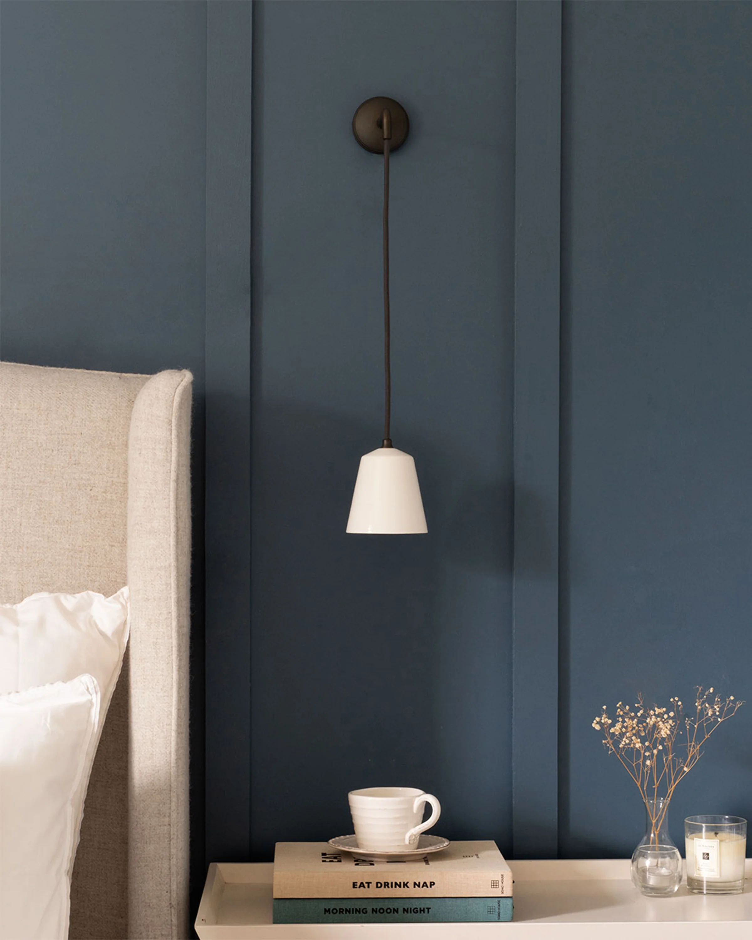 Richmond Small Hanging Wall Light Fine Porcelain - Bronze - Image 2