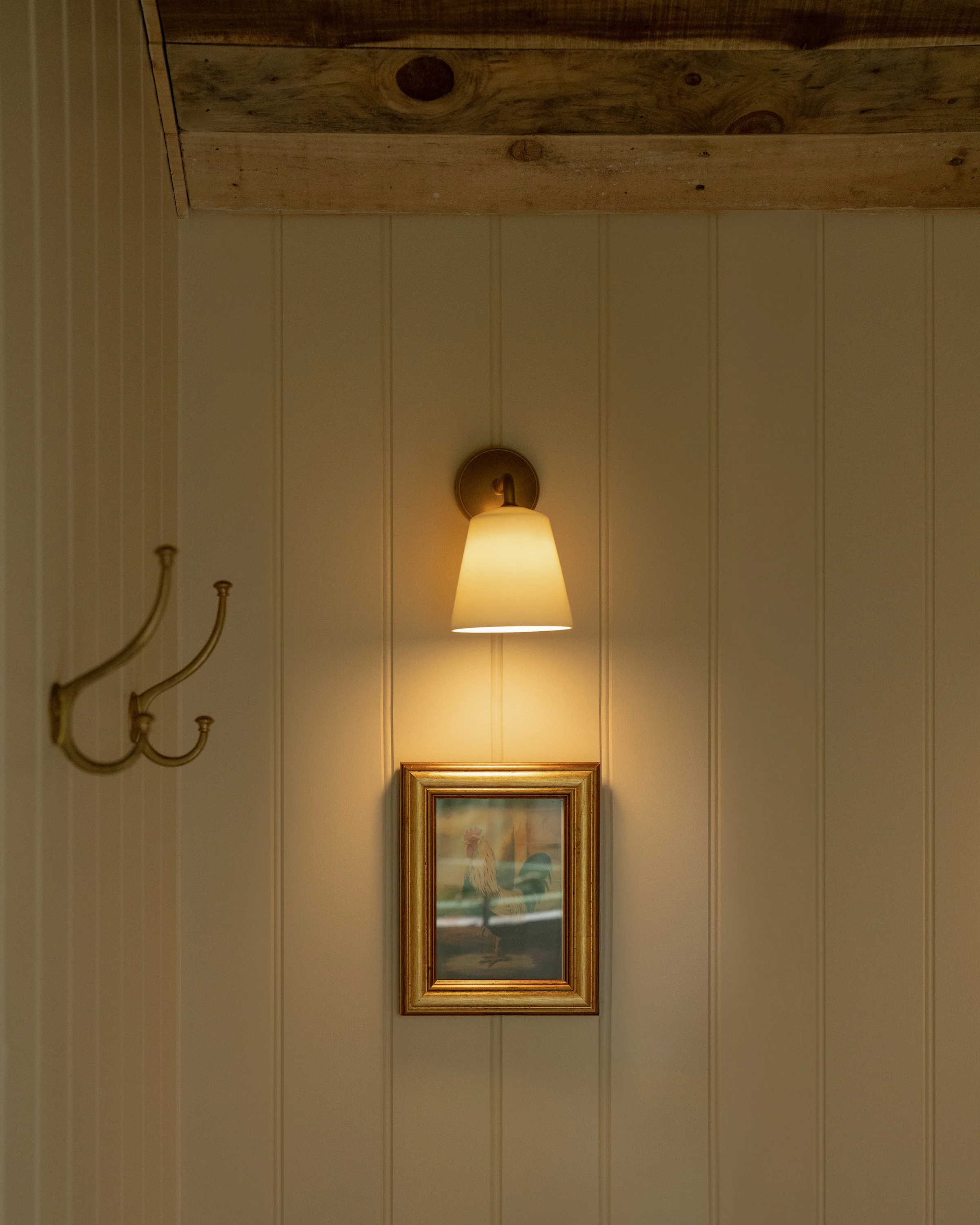 Richmond Small Wall Light Fine Porcelain - Antique Brass - Image 3